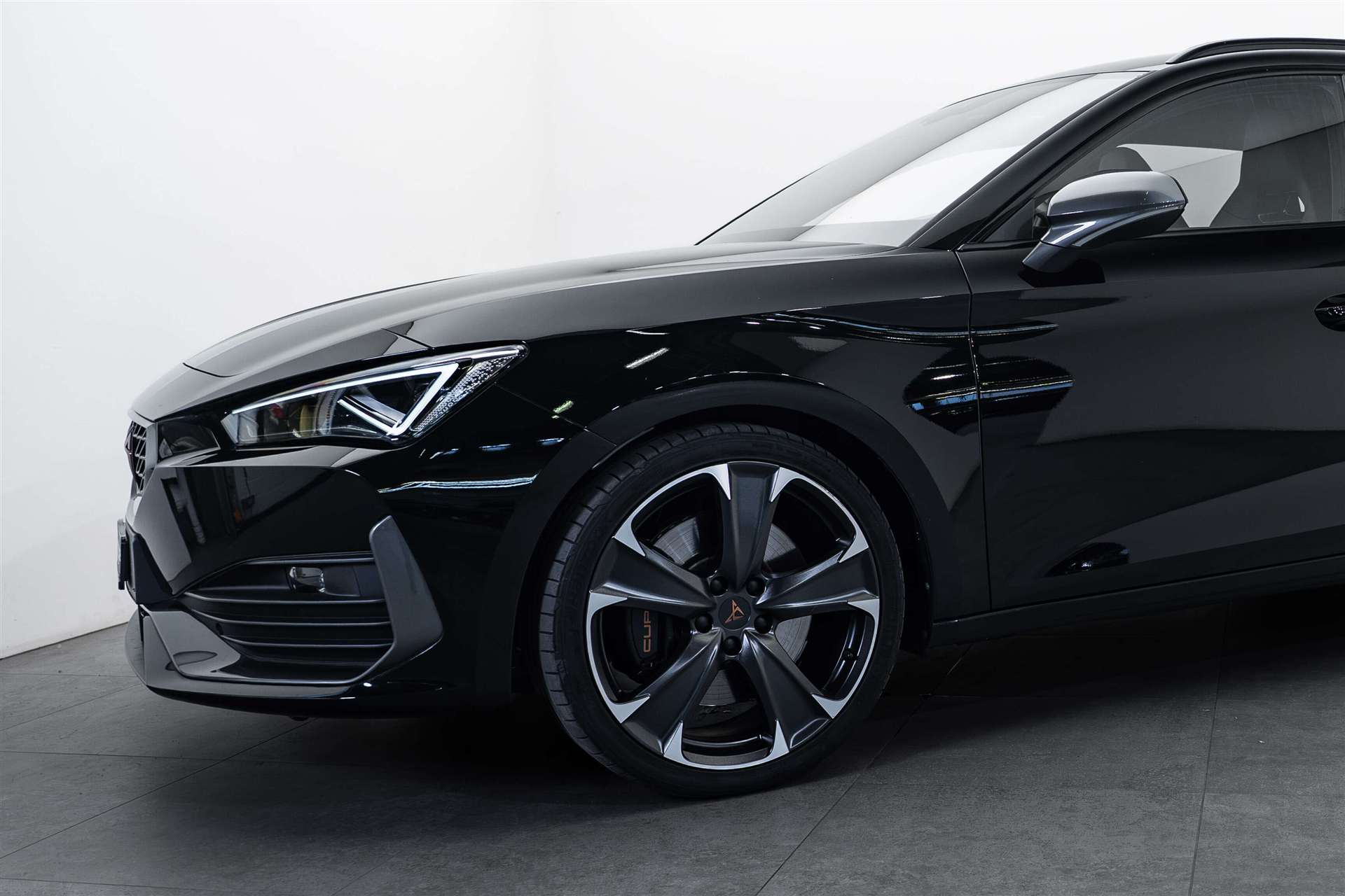 CUPRA LEON ST 2.0 TSI VZ DSG 4Drive 310PS-image-1
