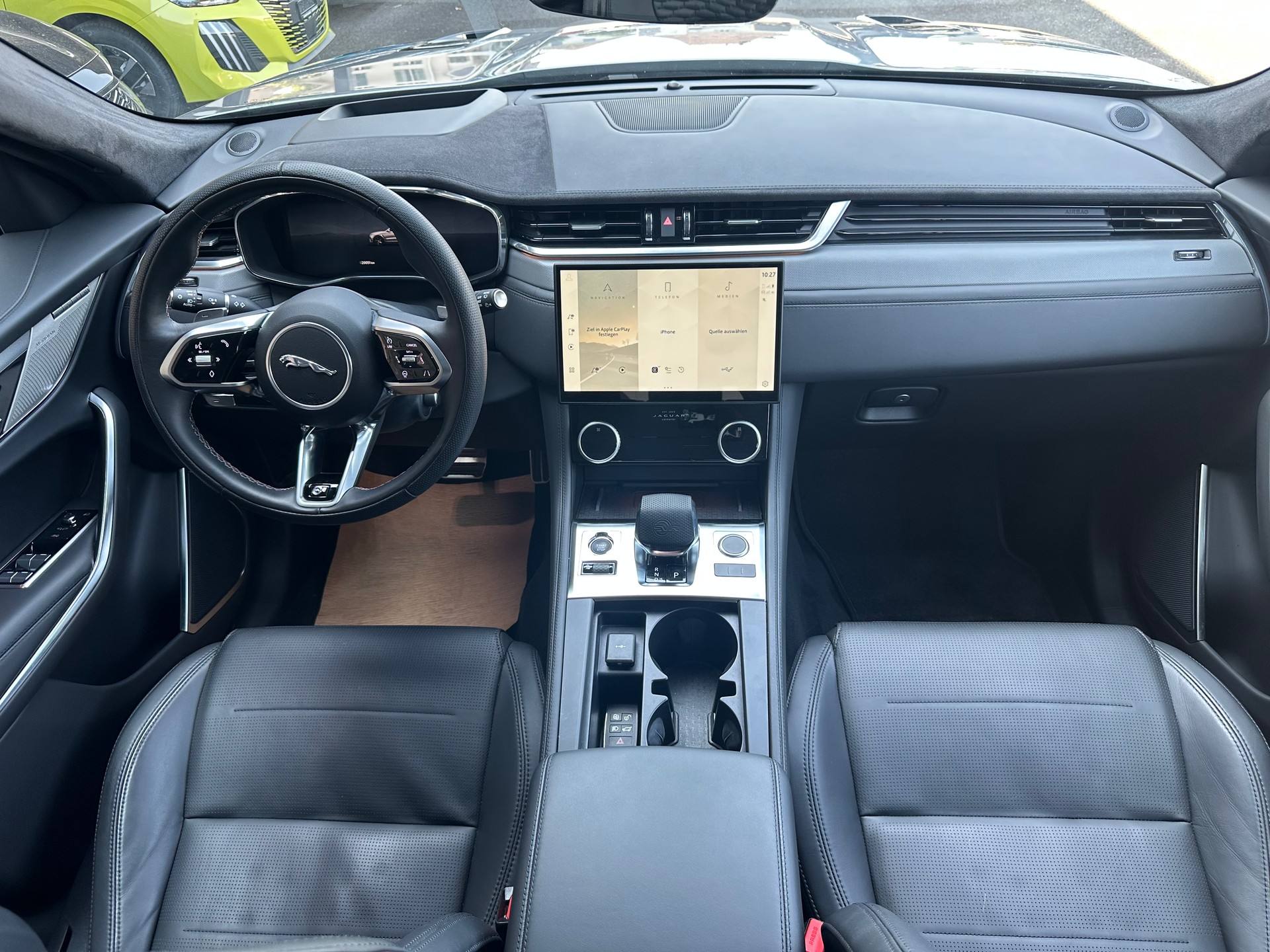 JAGUAR F-Pace 5.0 V8 SVR P550 AWD-image-6