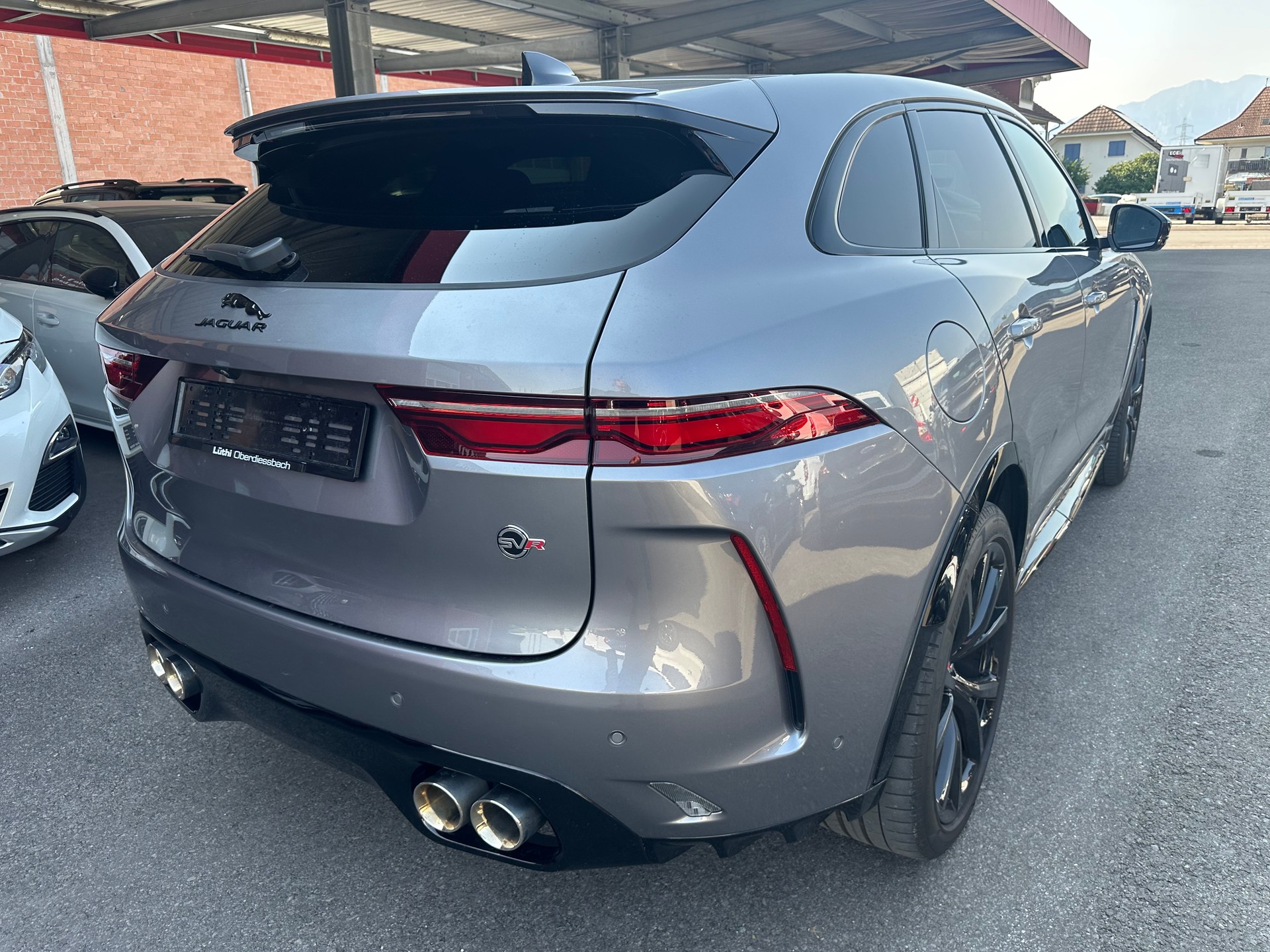 JAGUAR F-Pace 5.0 V8 SVR P550 AWD-image-2