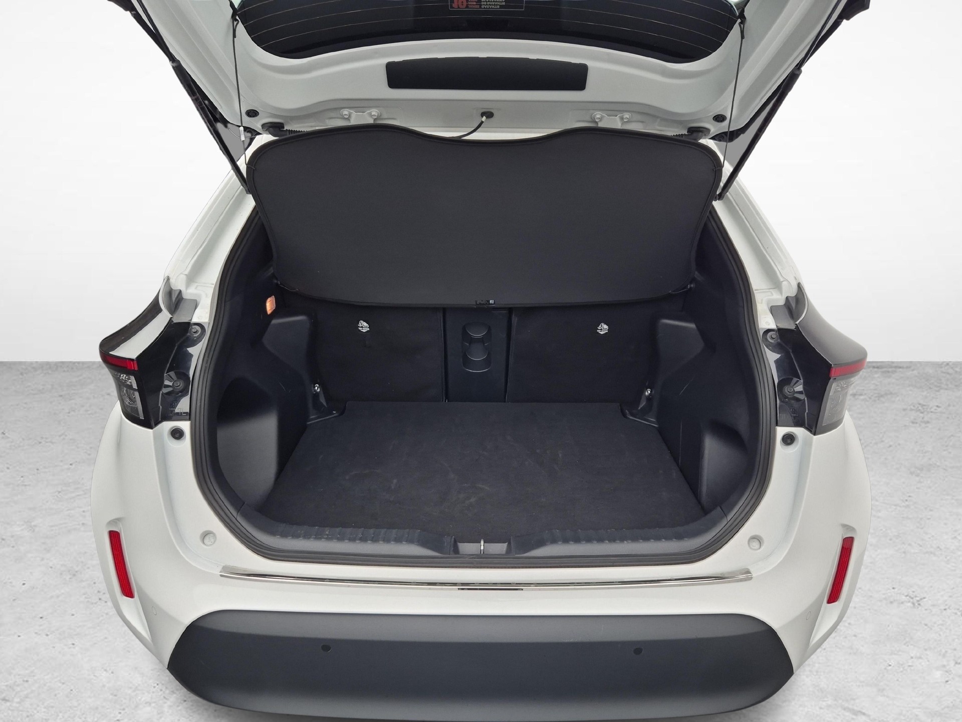 TOYOTA Yaris Cross 1.5 VVT-i HSD Trend AWD-i-image-16