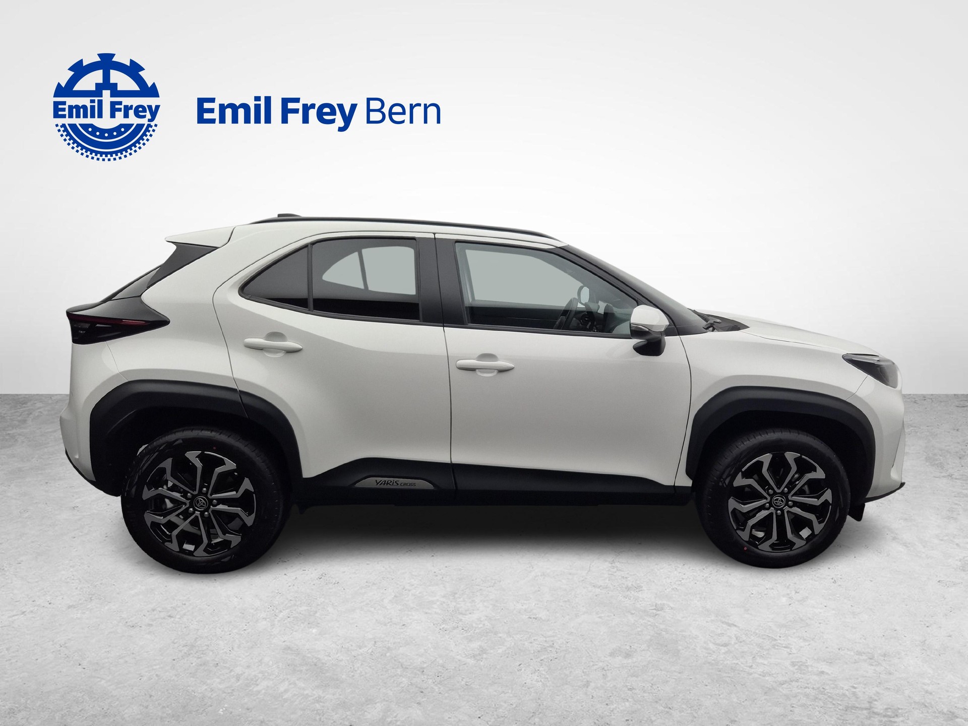 TOYOTA Yaris Cross 1.5 VVT-i HSD Trend AWD-i-image-5