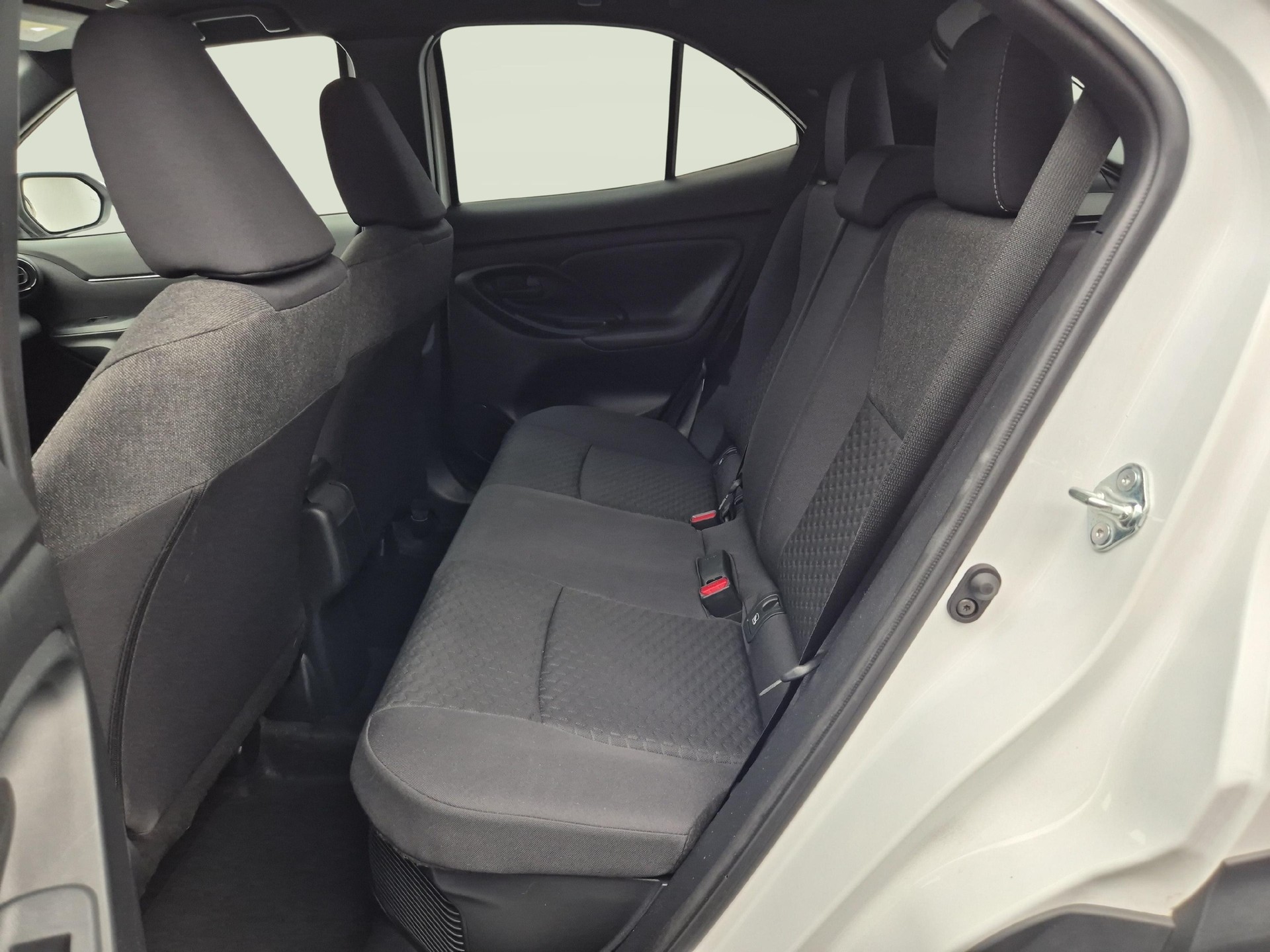 TOYOTA Yaris Cross 1.5 VVT-i HSD Trend AWD-i-image-3