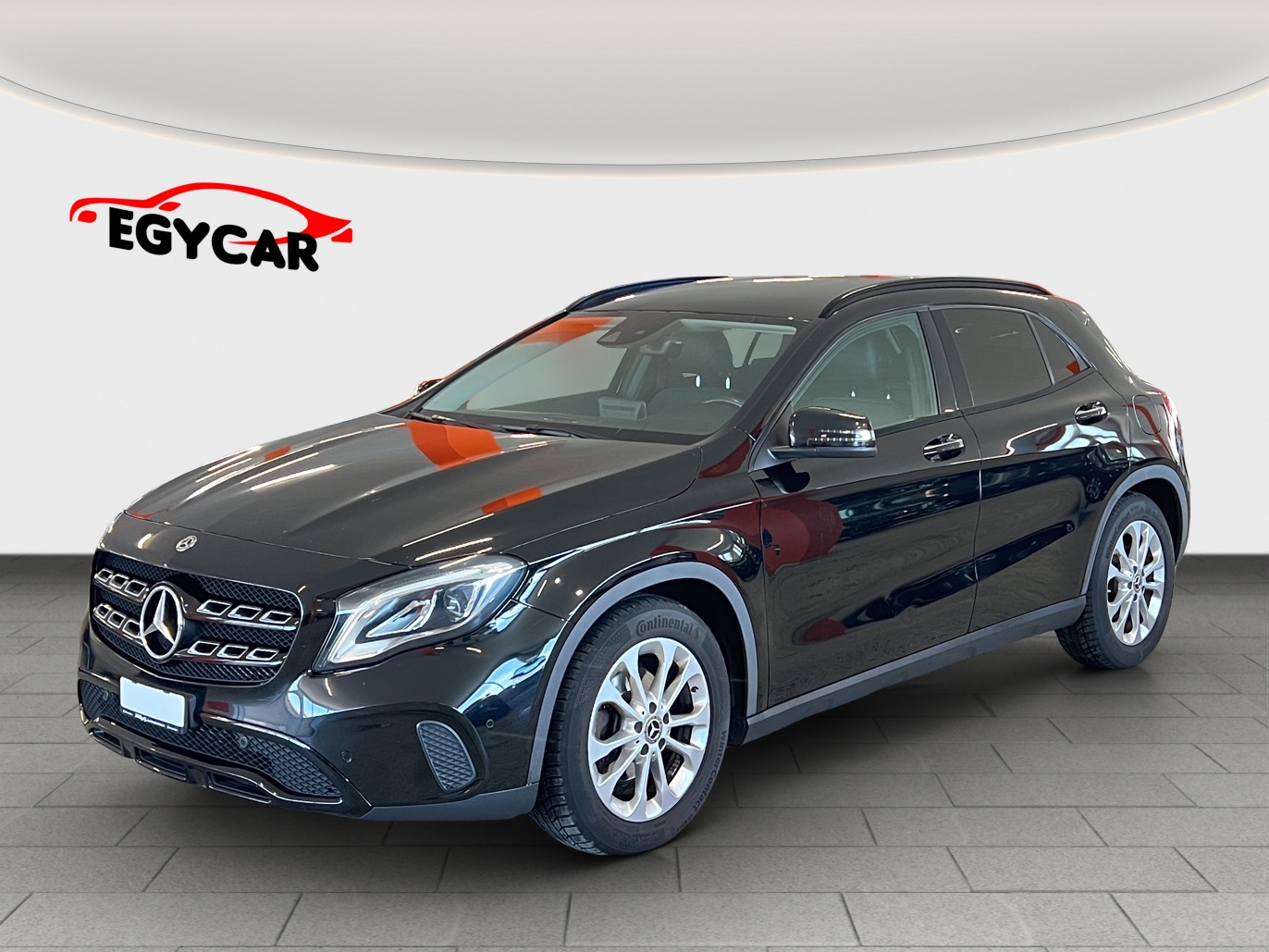 MERCEDES-BENZ GLA 200 Night Star 7G-DCT-showroom-element-2