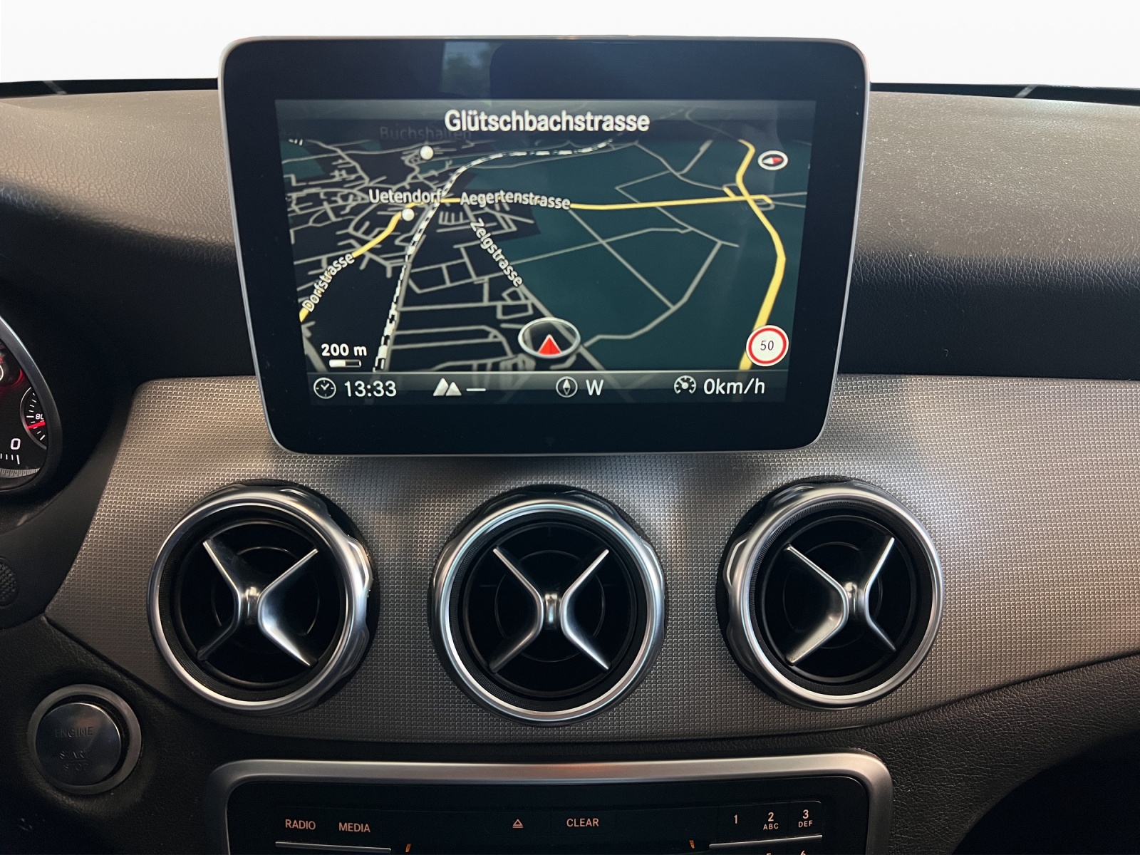 MERCEDES-BENZ GLA 200 Night Star 7G-DCT-image-12