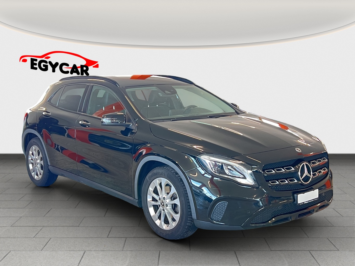 MERCEDES-BENZ GLA 200 Night Star 7G-DCT-showroom-element-1