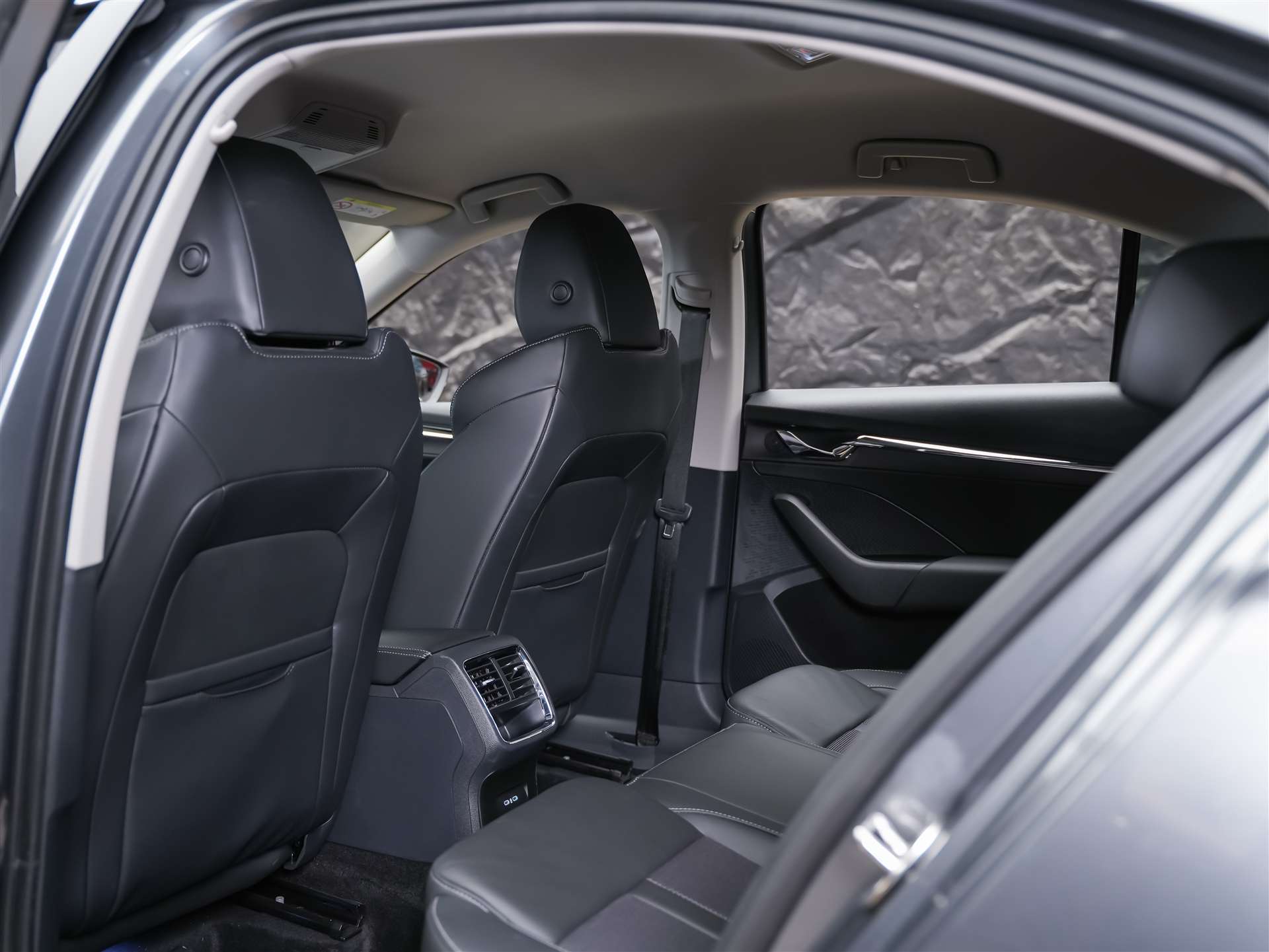 SKODA Octavia Limousine 2.0 TDI Style DSG *Abstandsregler*Sitzheizung*-image-10