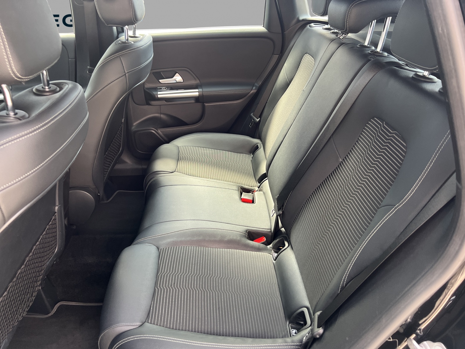 MERCEDES-BENZ B 180 Progressive 7G-DCT-image-13
