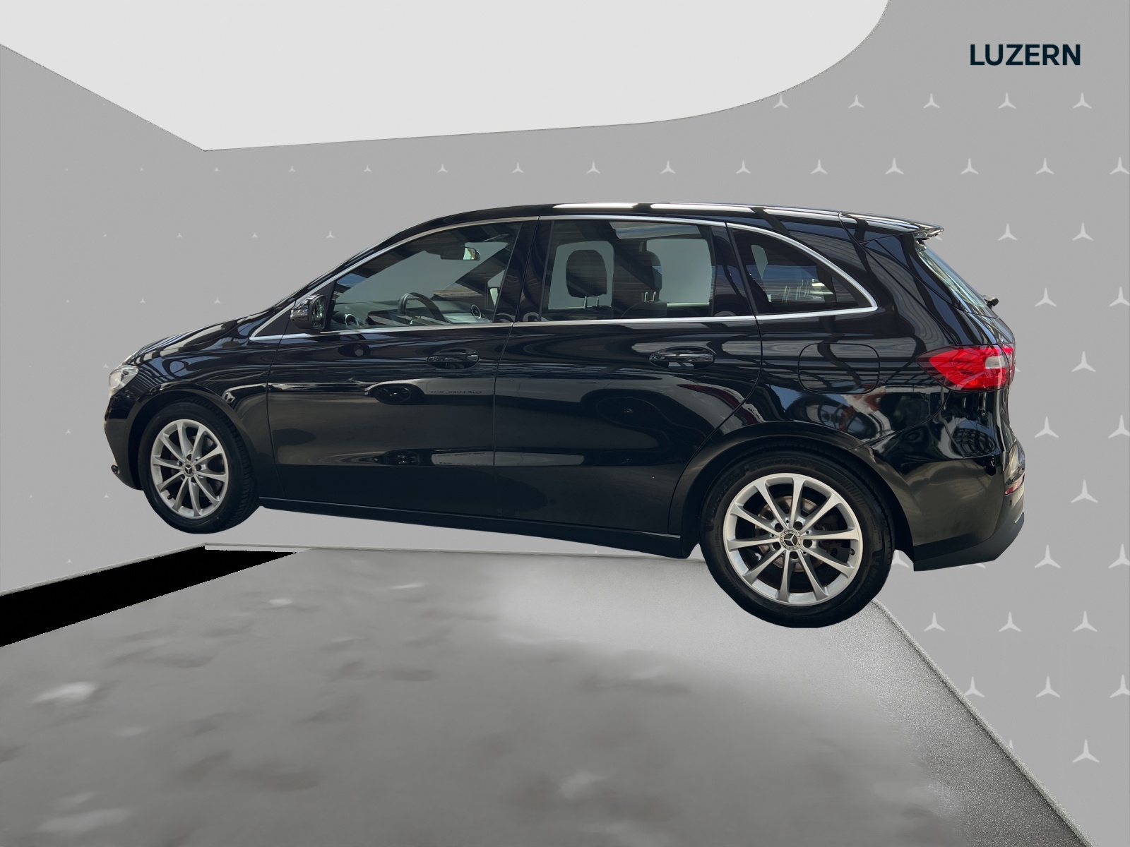 MERCEDES-BENZ B 180 Progressive 7G-DCT-image-1