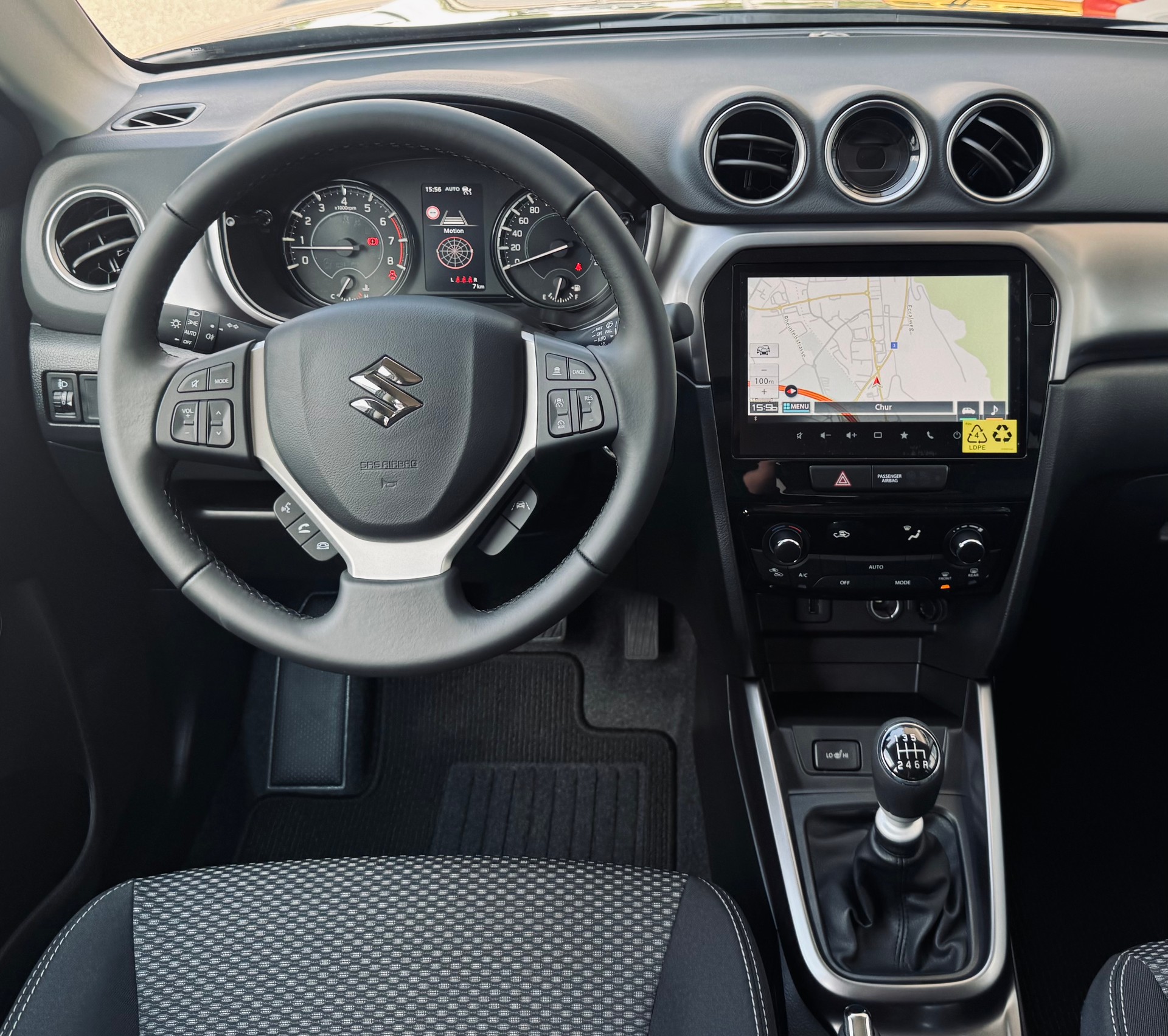 SUZUKI Vitara 1.4T Hybrid 4x4-image-11