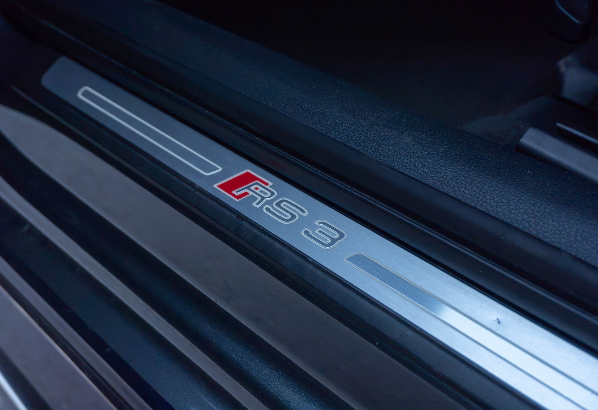 AUDI RS3 Sportback 2.5 TSI quattro S-tronic-image-13