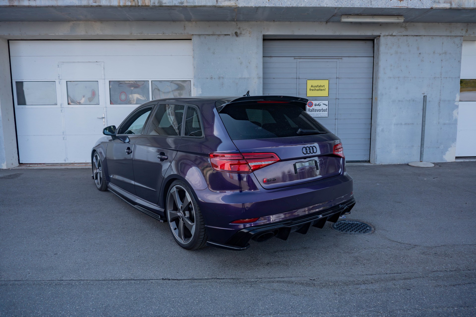 AUDI RS3 Sportback 2.5 TSI quattro S-tronic-image-2