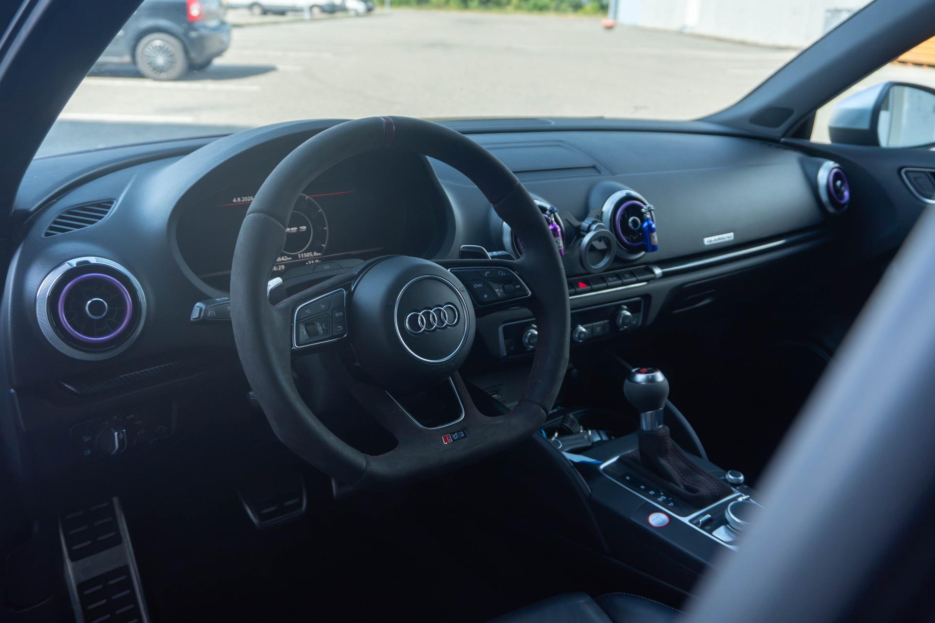 AUDI RS3 Sportback 2.5 TSI quattro S-tronic-image-10