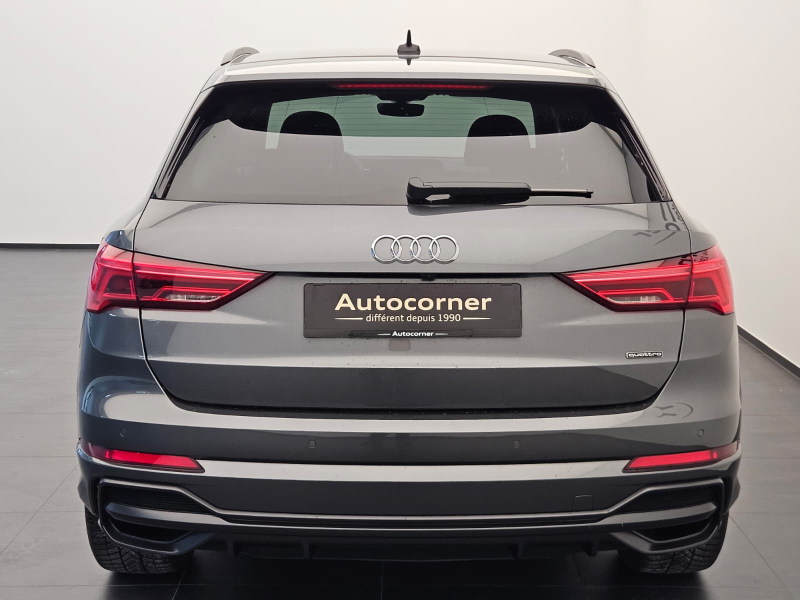 AUDI Q3 45 TFSI S line quattro S-tronic-image-7
