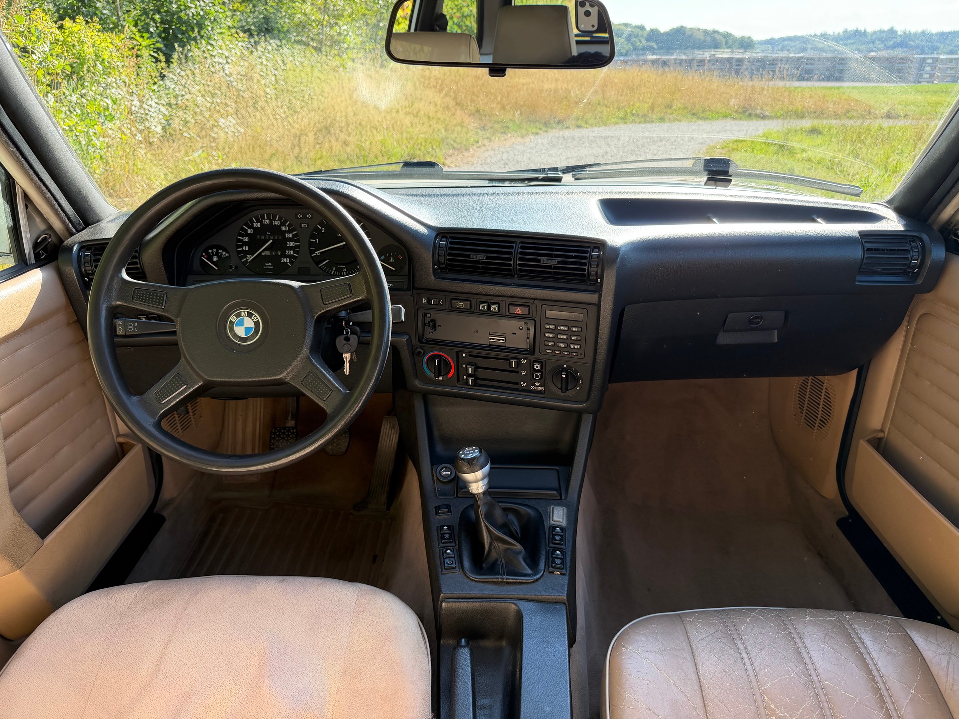 BMW 325iX E30 Touring Handschalter-image-12
