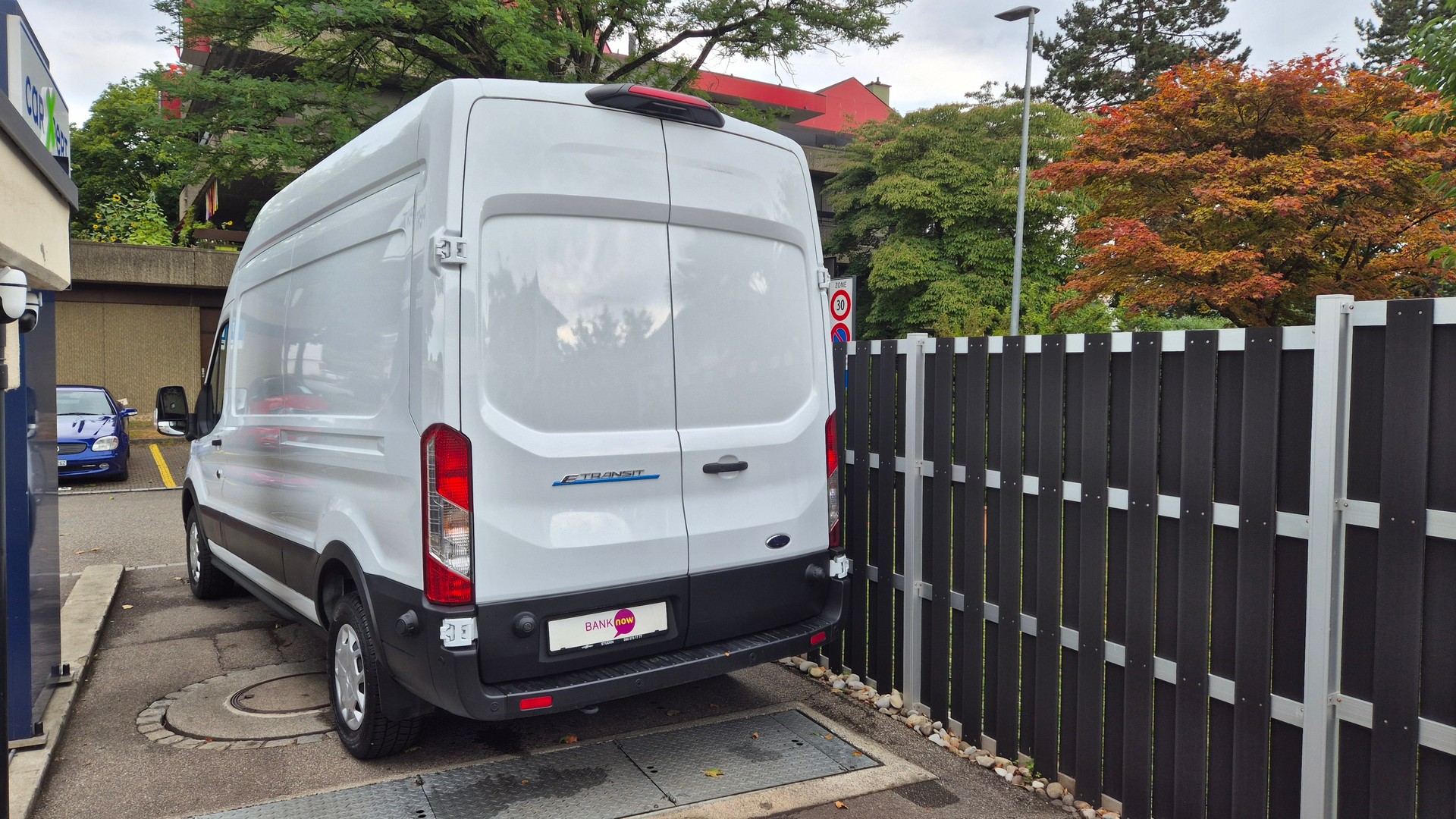 FORD E-Transit Van 350 L3 Trend RWD 68kWh-image-2