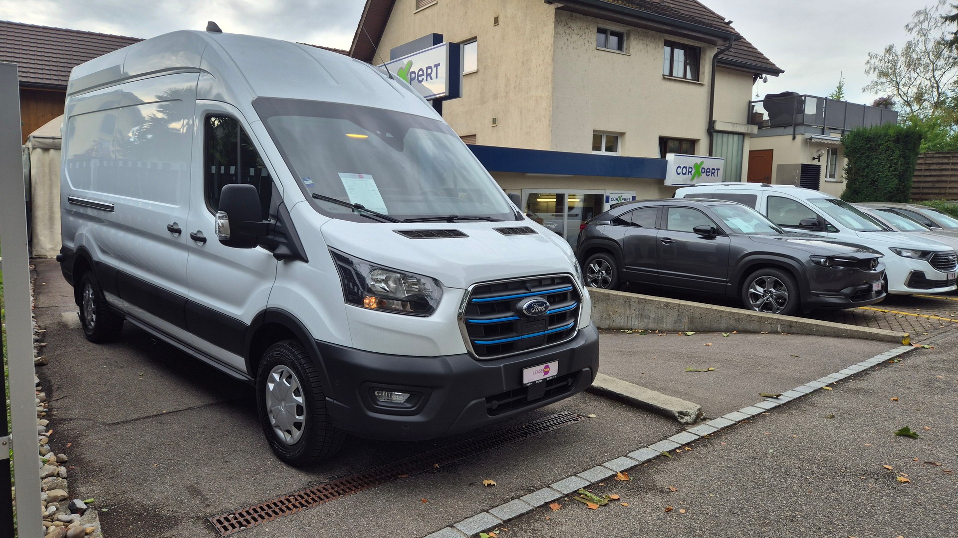 FORD E-Transit Van 350 L3 Trend RWD 68kWh-image-0