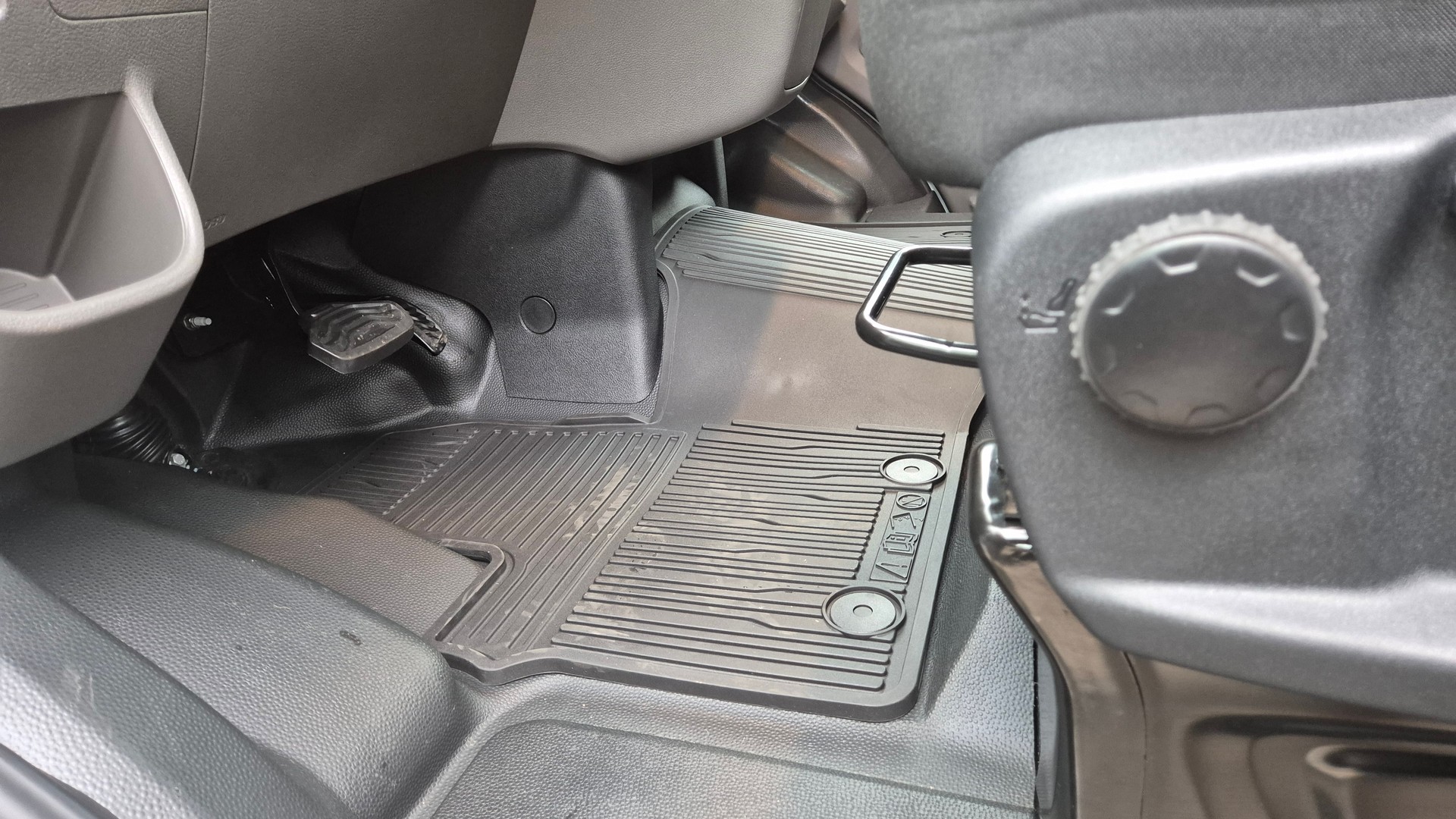FORD E-Transit Van 350 L3 Trend RWD 68kWh-image-6