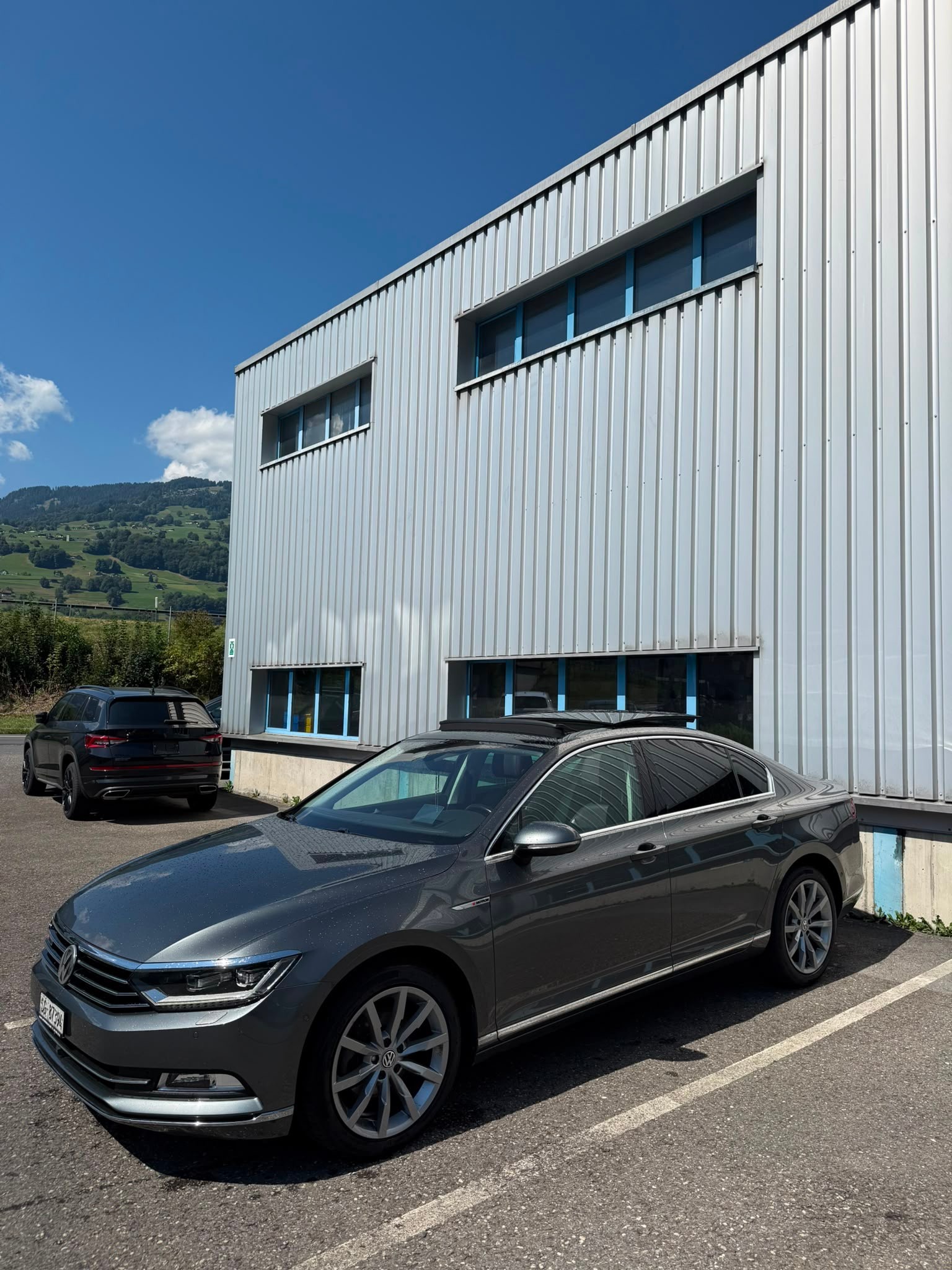 VW Passat 2.0 TDI BMT Highline DSG 4Motion-image-2