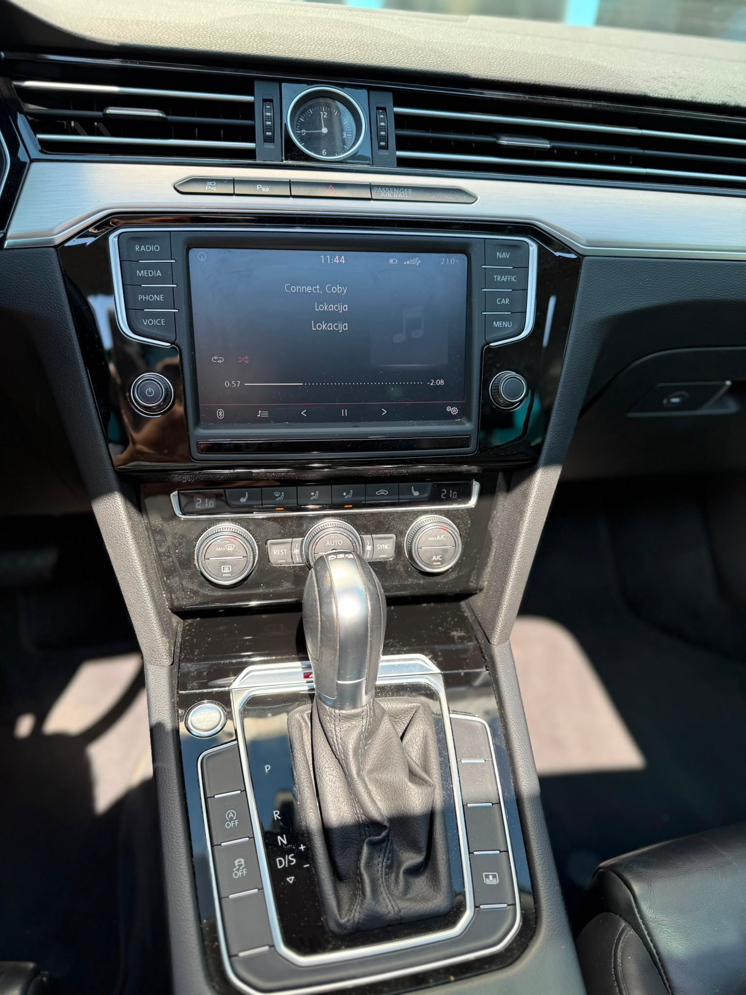VW Passat 2.0 TDI BMT Highline DSG 4Motion-image-7