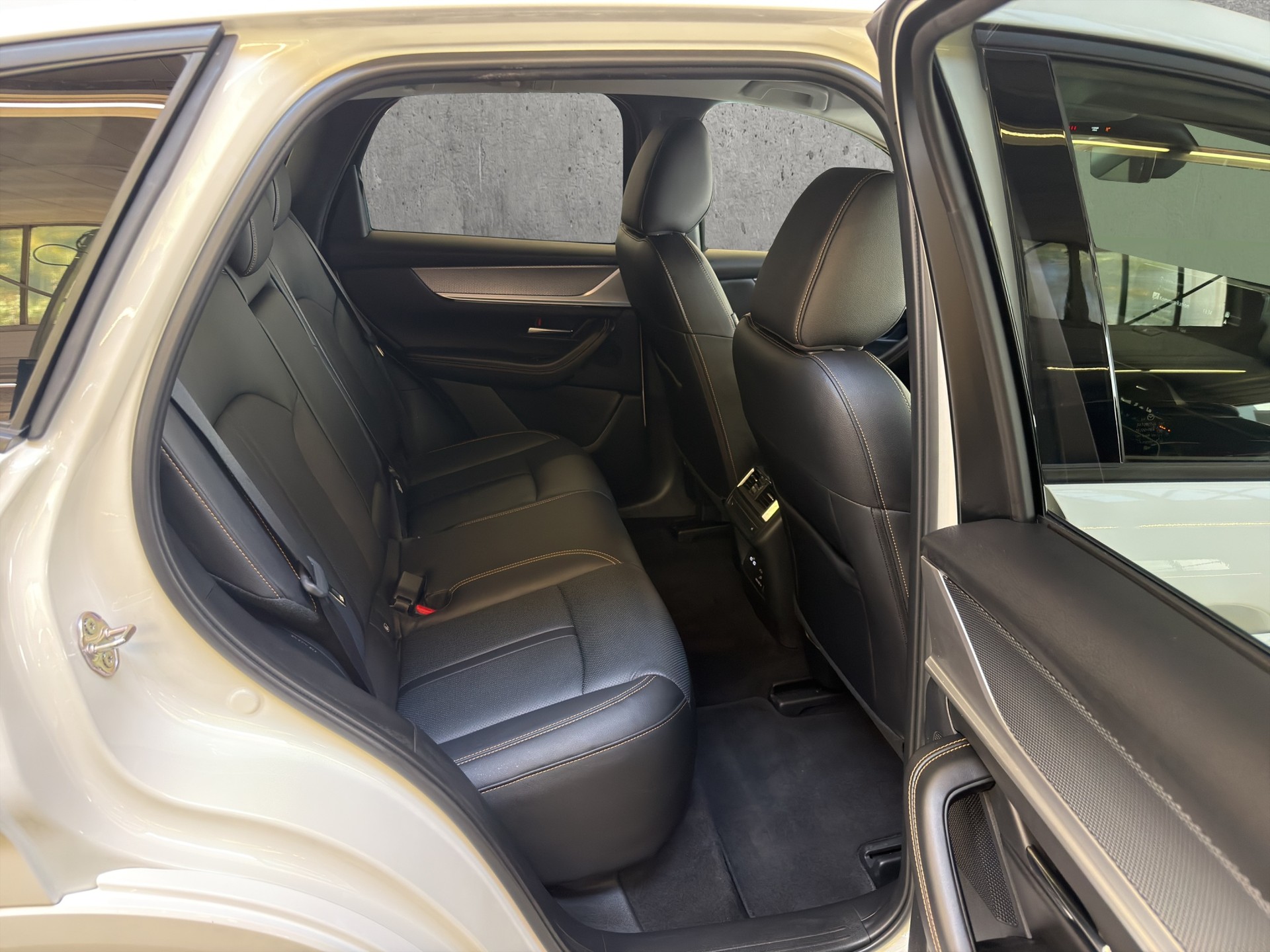 MAZDA CX-60 e-Skyactiv PHEV 327 AWD Homura-image-15