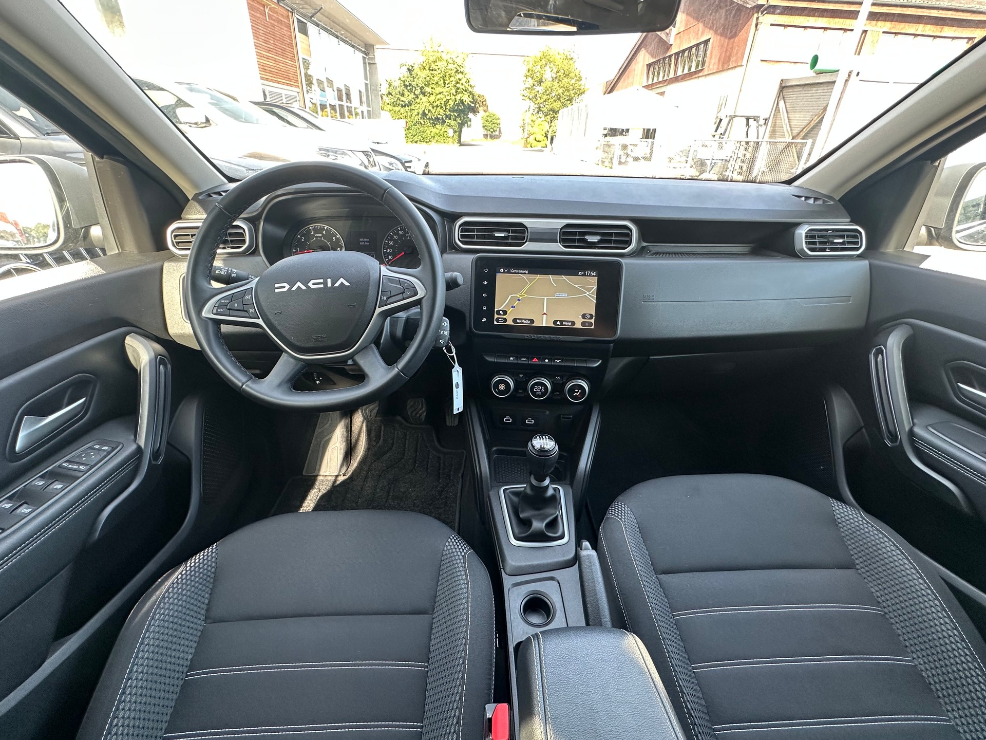 DACIA DUSTER TCe JOURNEY 4x2 l 131 PS-image-13