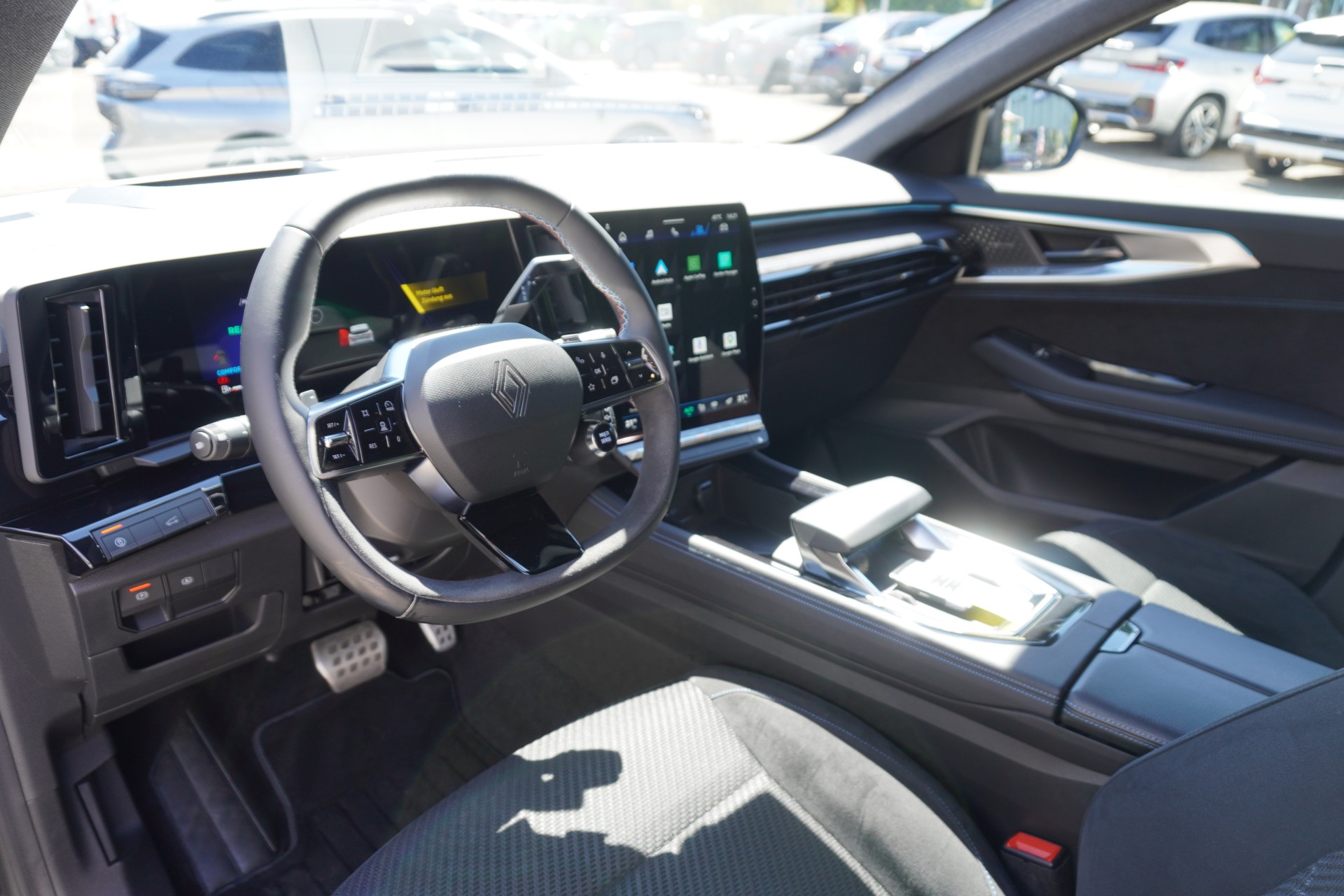 RENAULT Austral 1.2 HEV 200 Iconic Esprit Alpine A-image-27