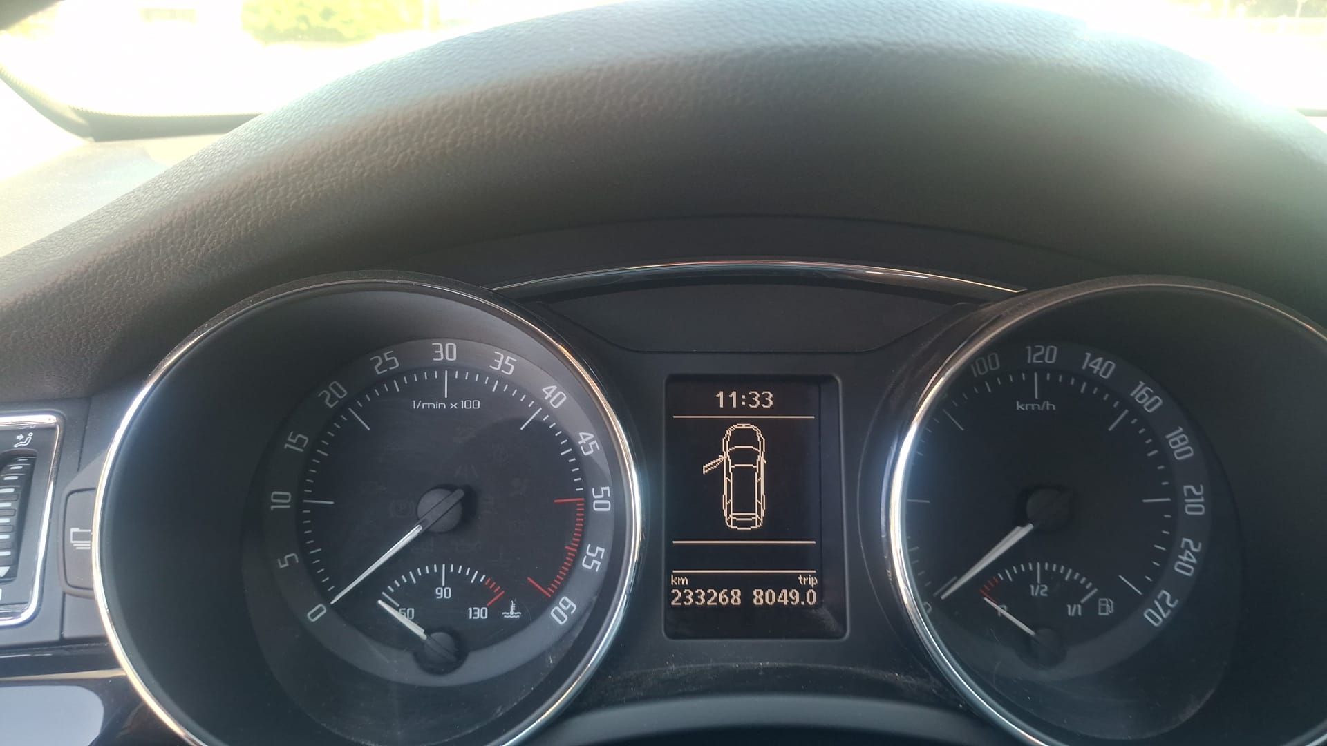 SKODA Superb Combi 2.0 TDi Elegance 4x4 DSG-image-14