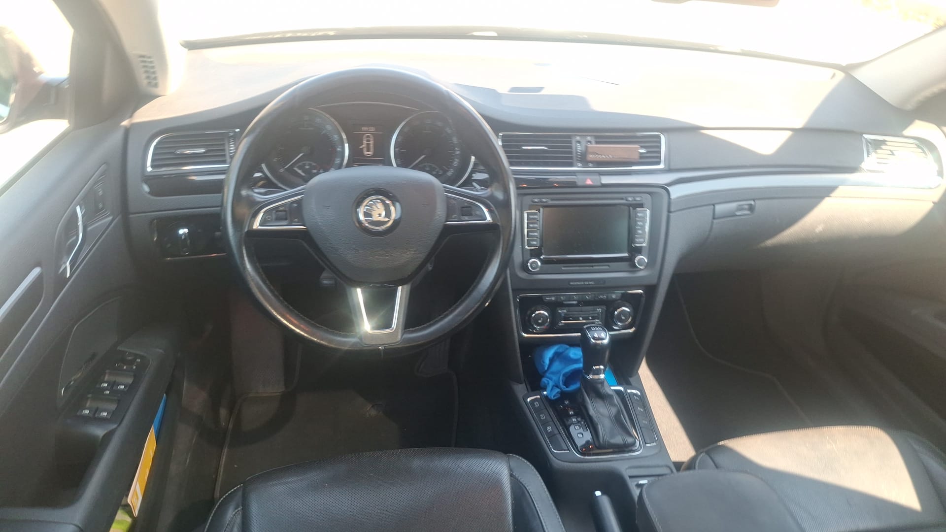 SKODA Superb Combi 2.0 TDi Elegance 4x4 DSG-image-13