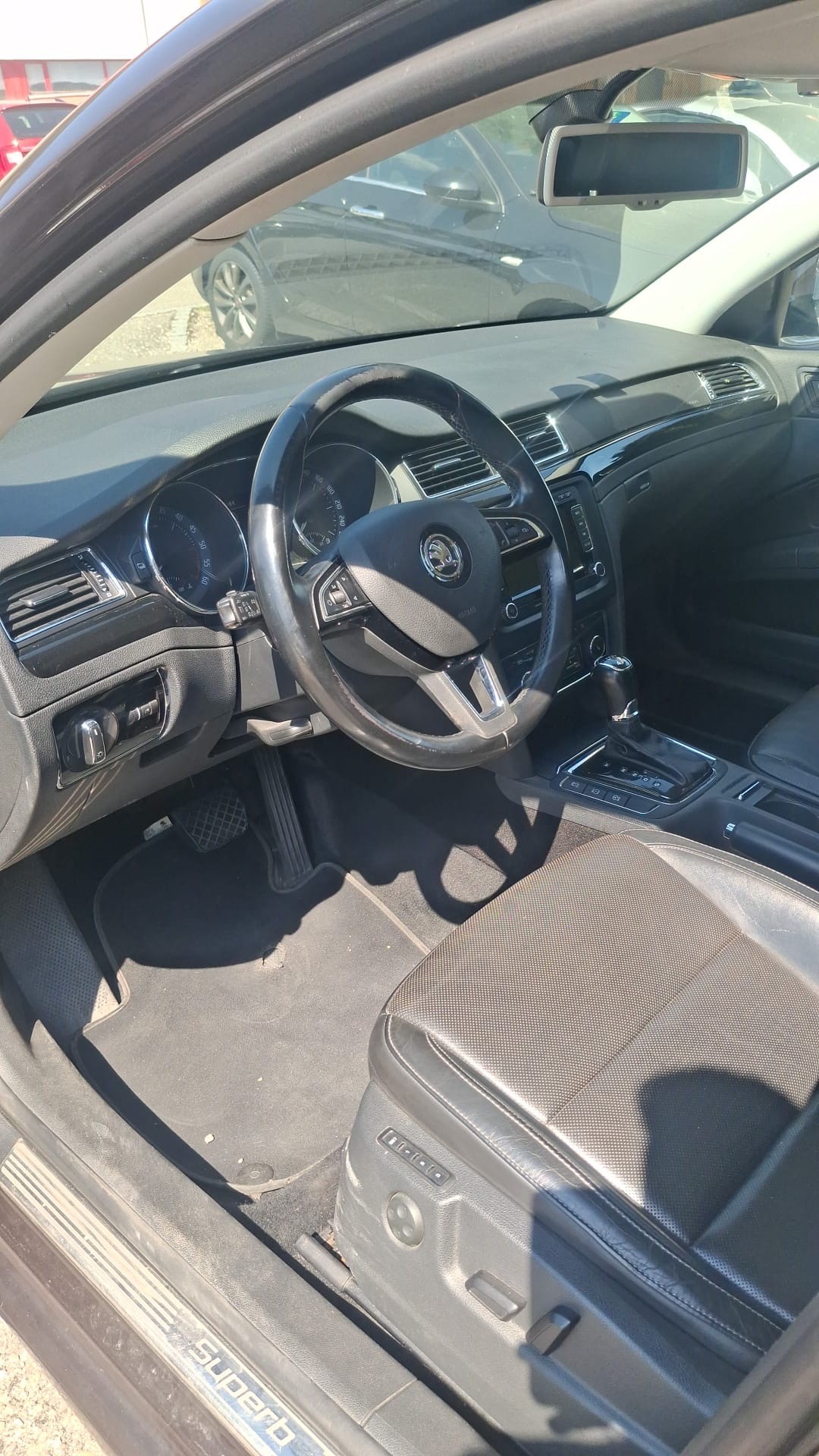 SKODA Superb Combi 2.0 TDi Elegance 4x4 DSG-image-11