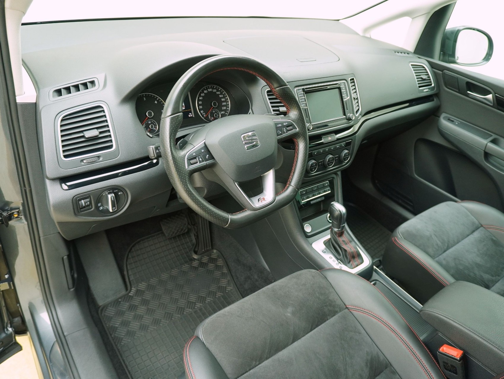 SEAT Alhambra 2.0 TDI DSG FR Line 4x4-image-9