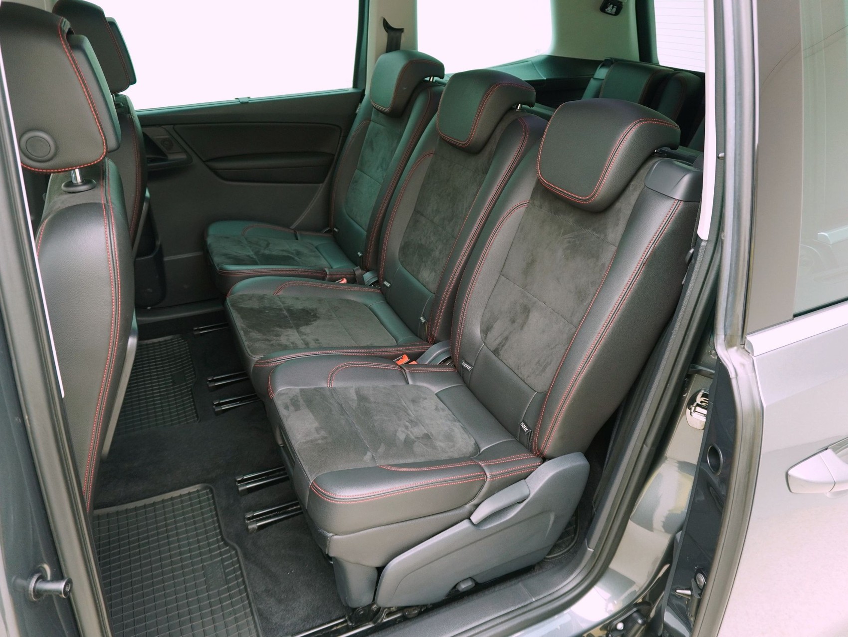 SEAT Alhambra 2.0 TDI DSG FR Line 4x4-image-10