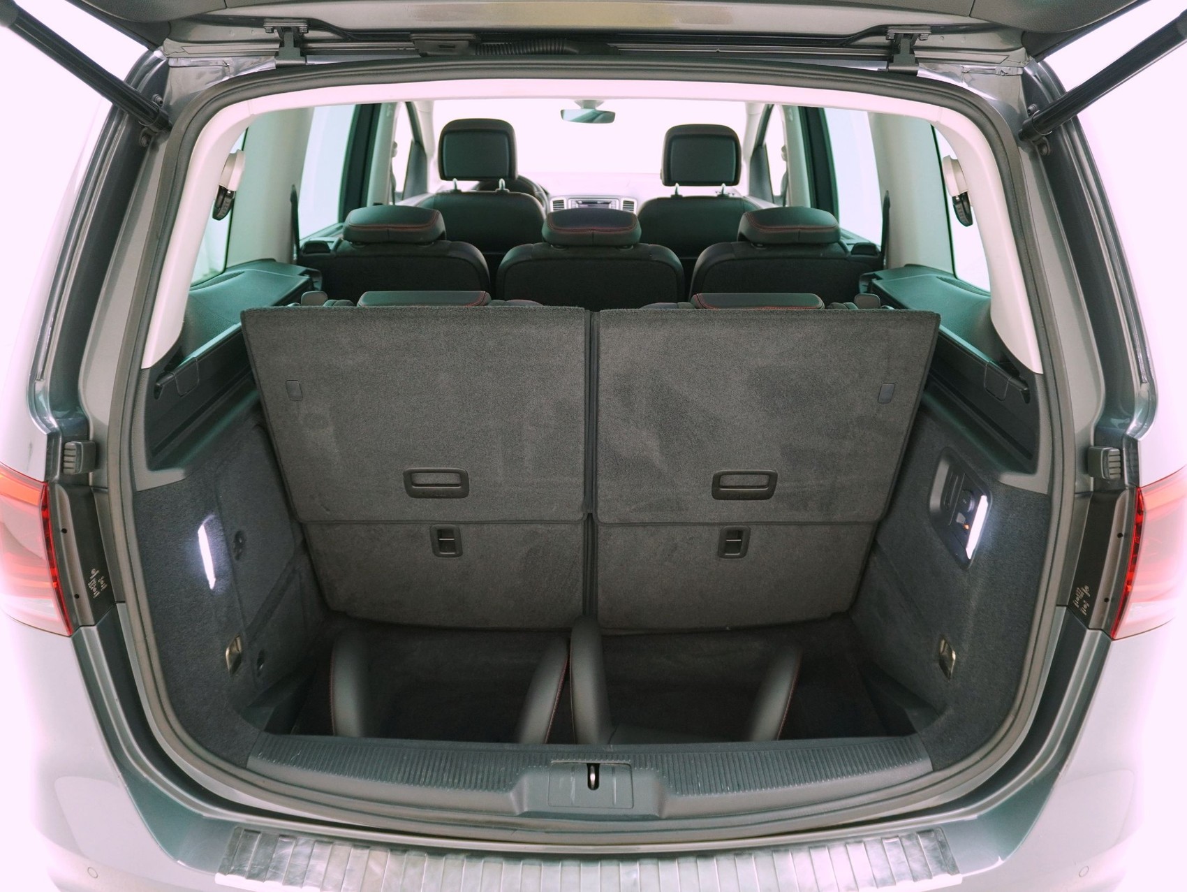 SEAT Alhambra 2.0 TDI DSG FR Line 4x4-image-13