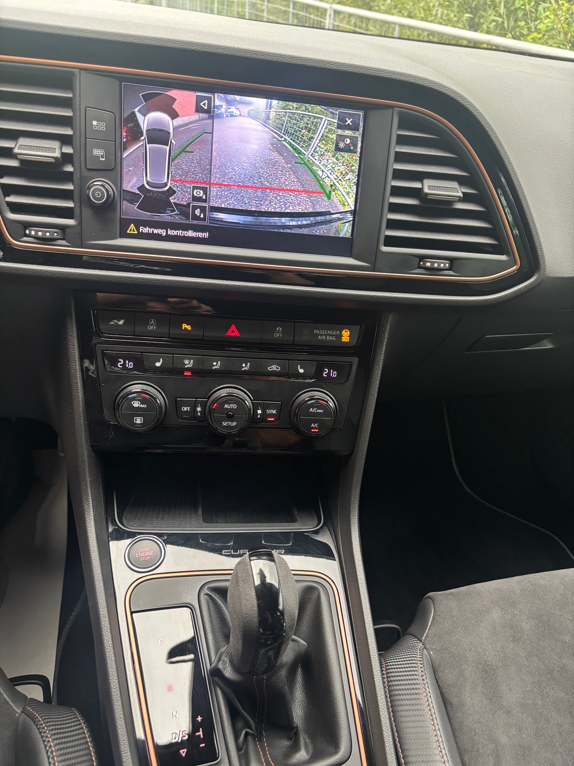 SEAT Leon ST 2.0 TSI Cupra R 300 4 Drive DSG-image-8