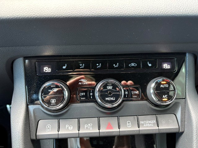 SKODA Karoq 2.0 TSI SportLine 4x4 DSG-image-17