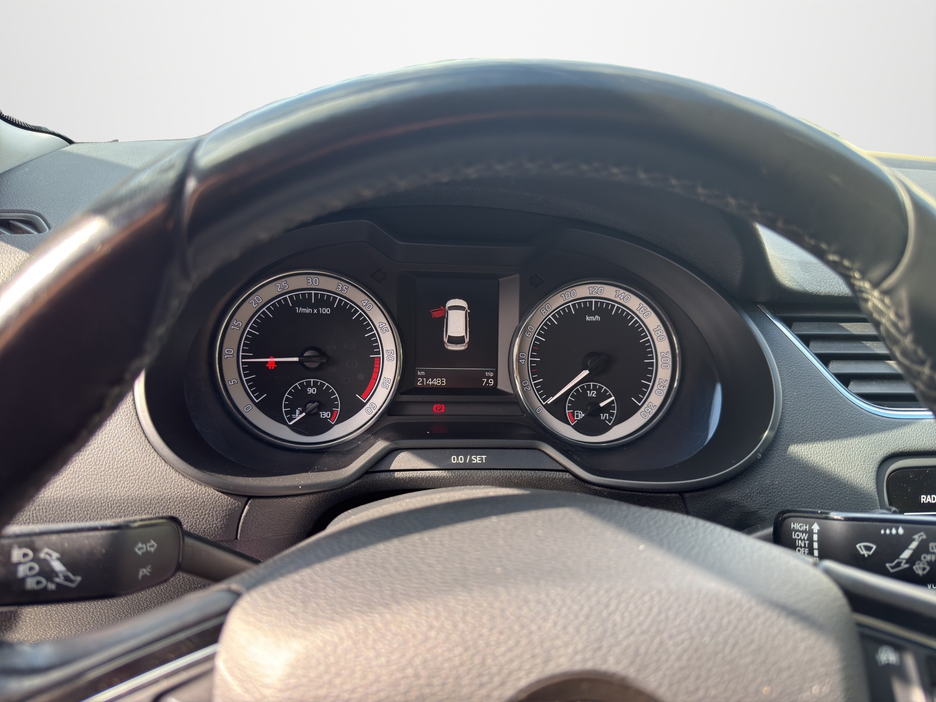 SKODA Octavia Combi 1.6 TDI Ambition 4x4-image-8