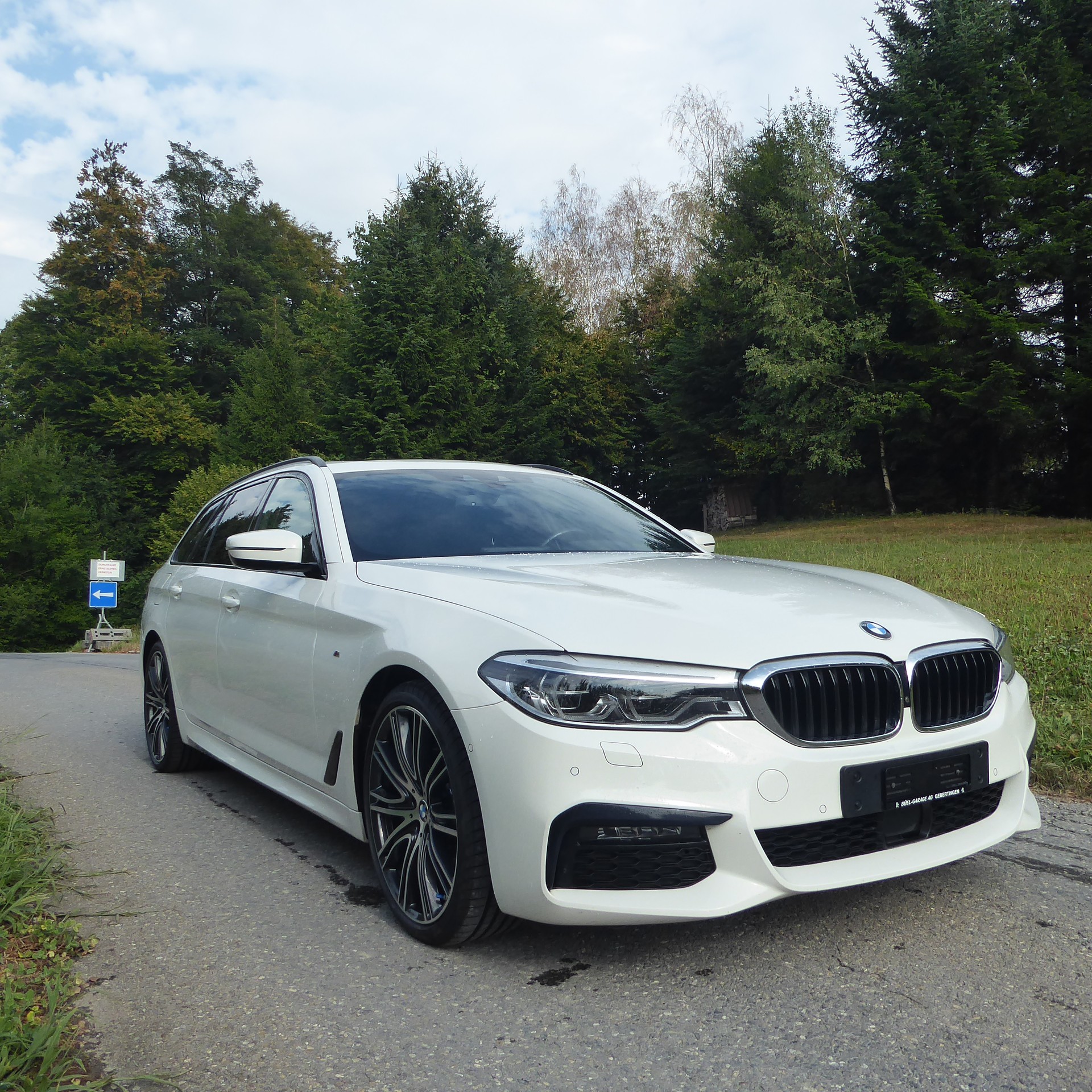 BMW 530d xDrive Touring Steptronic-image-1
