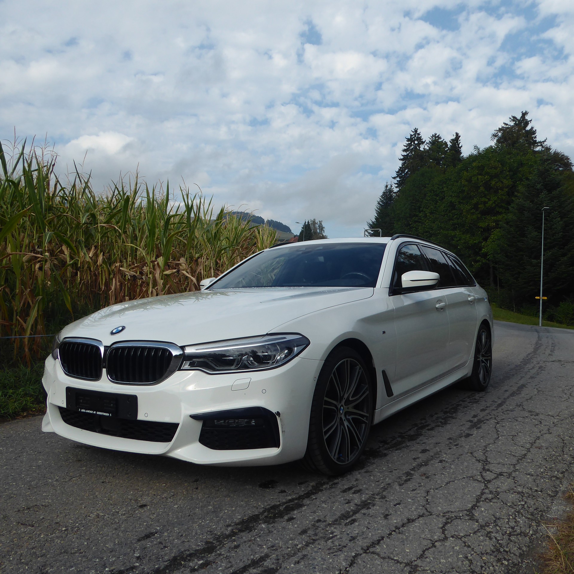 BMW 530d xDrive Touring Steptronic-image-0