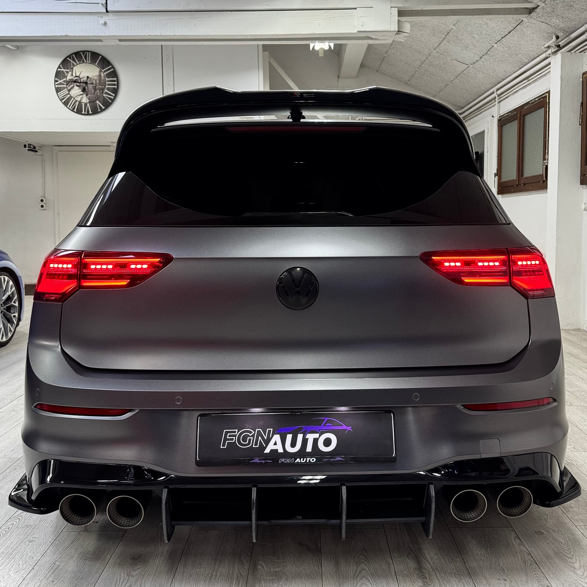 VW Golf 2.0 TSI R DSG 4Motion-image-5