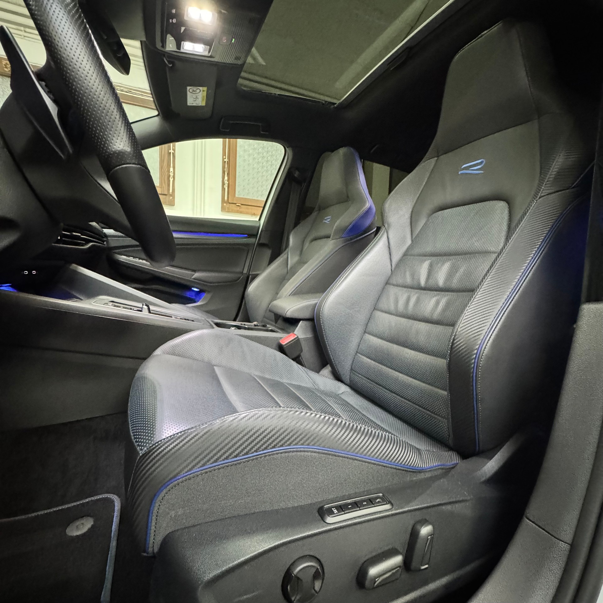 VW Golf 2.0 TSI R DSG 4Motion-image-10