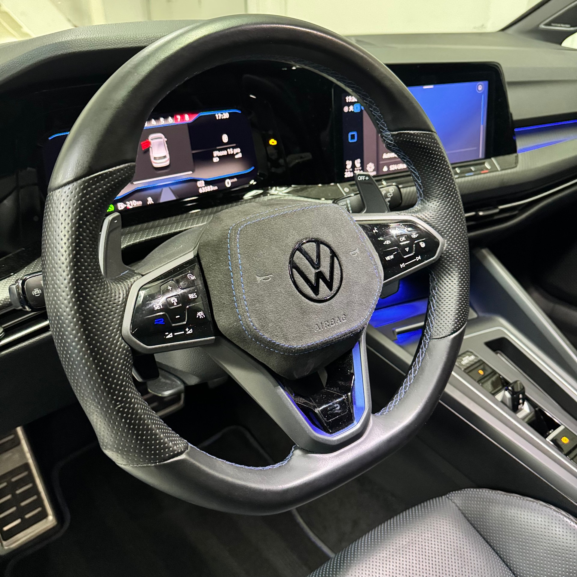 VW Golf 2.0 TSI R DSG 4Motion-image-11