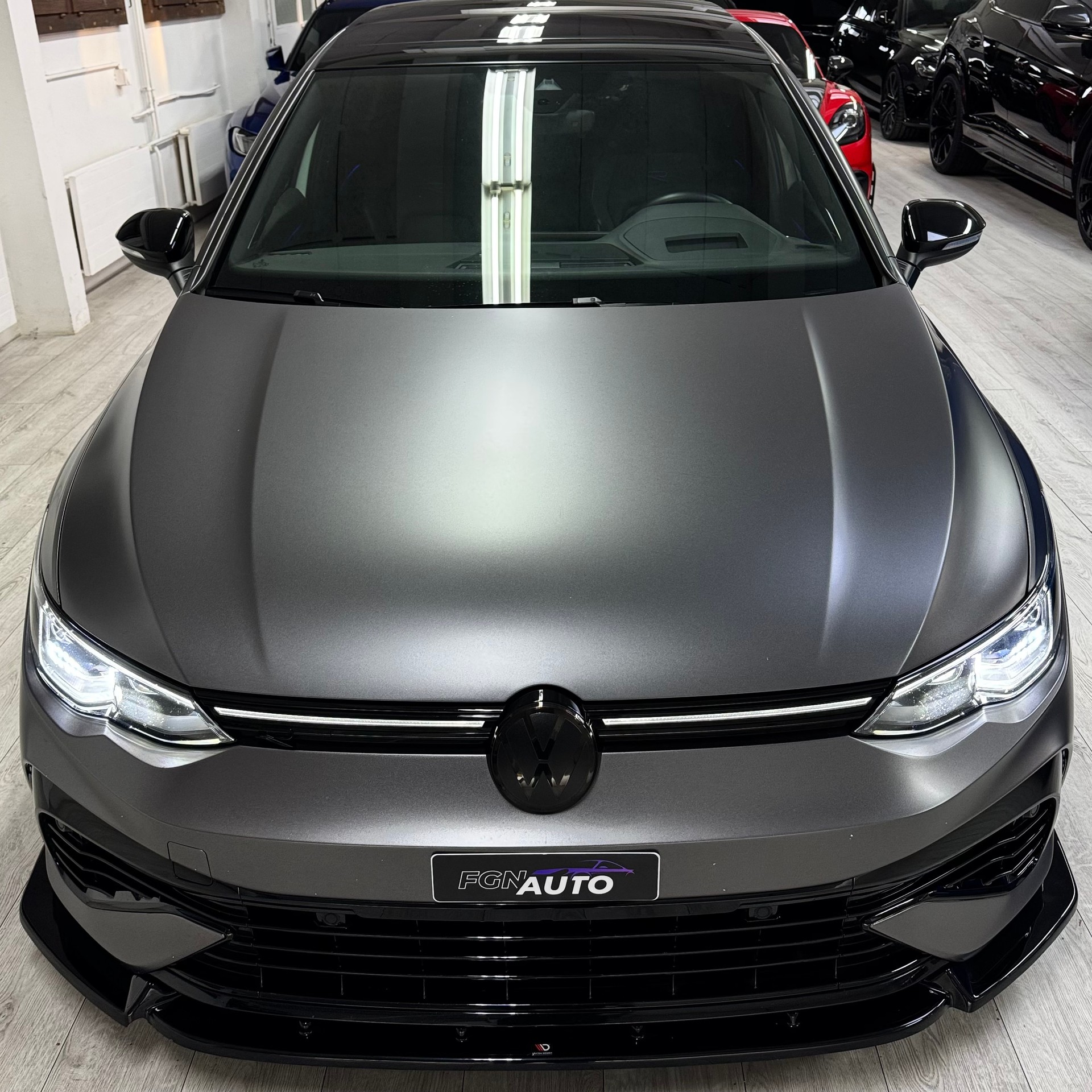 VW Golf 2.0 TSI R DSG 4Motion-image-1