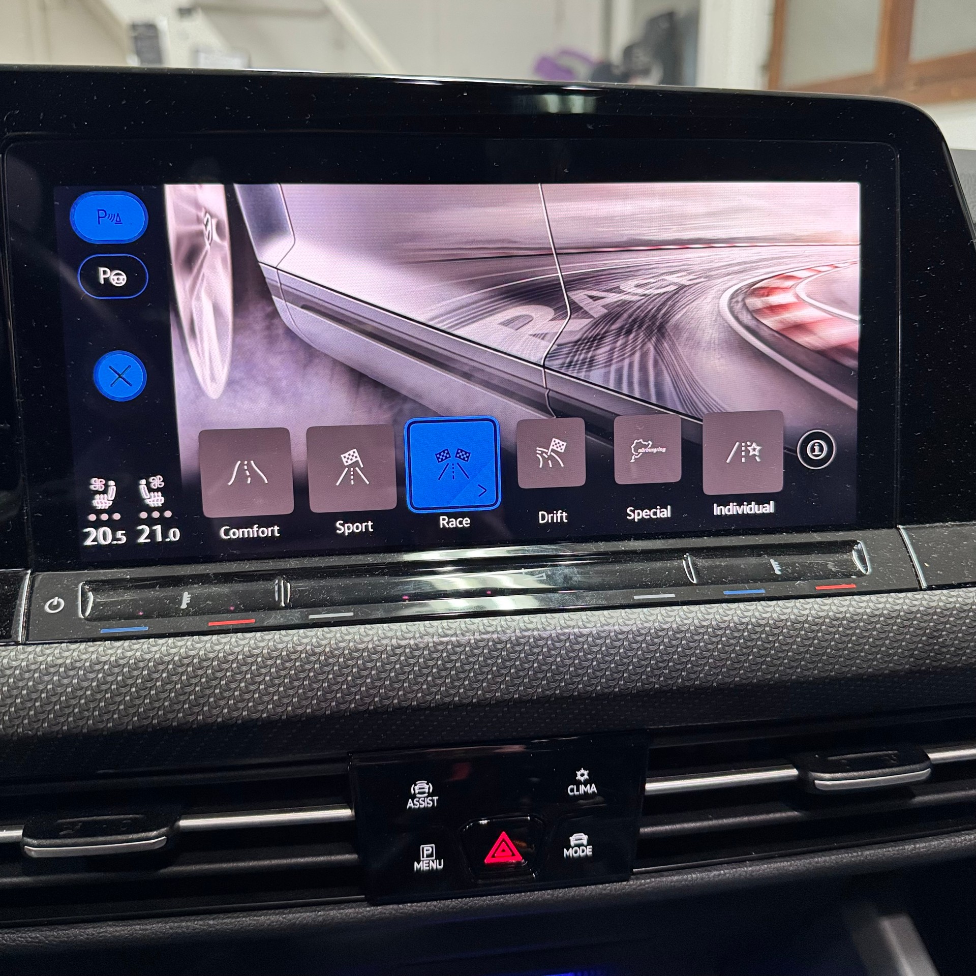 VW Golf 2.0 TSI R DSG 4Motion-image-14