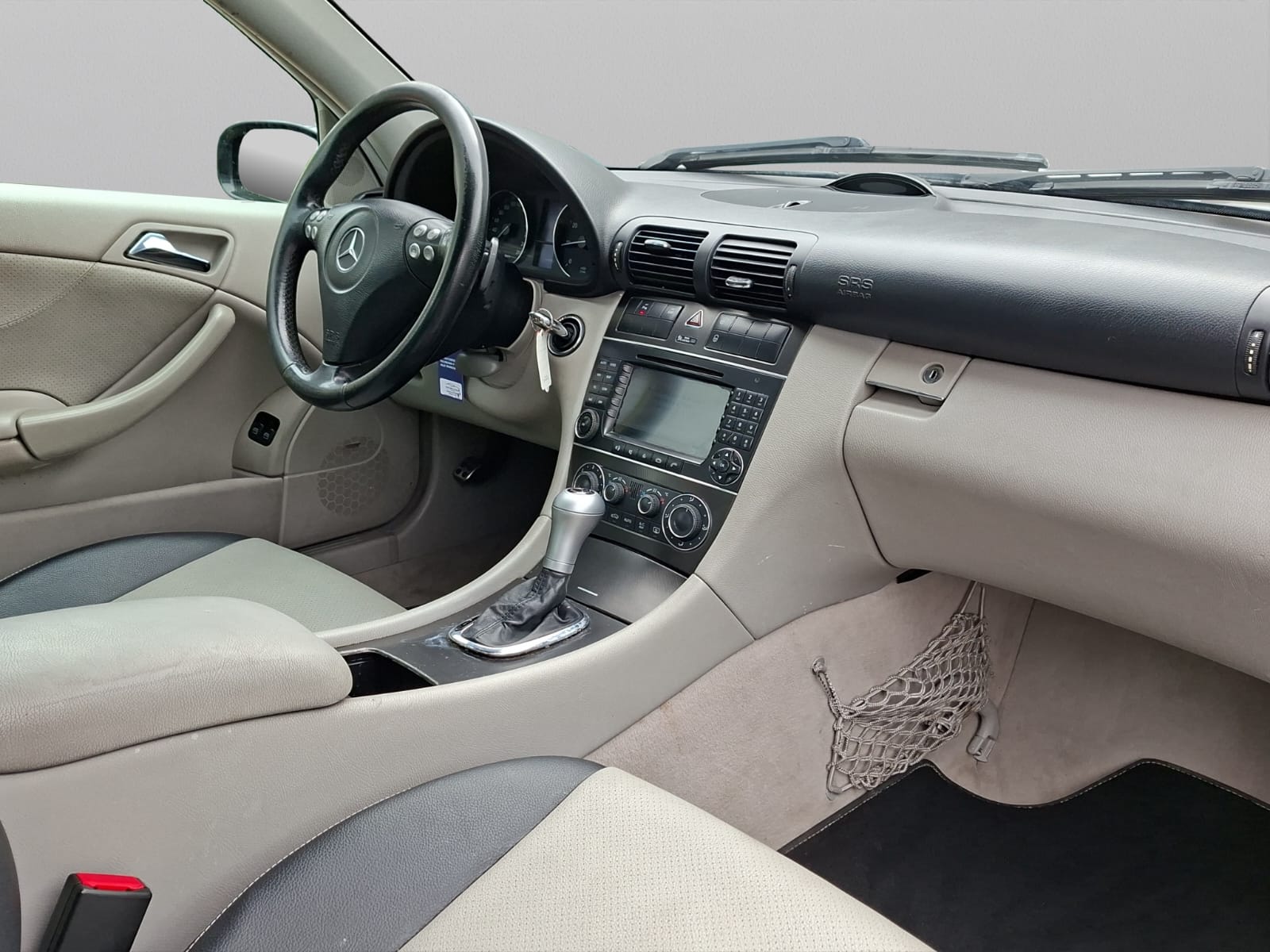 MERCEDES-BENZ C 200 Kompressor-image-12