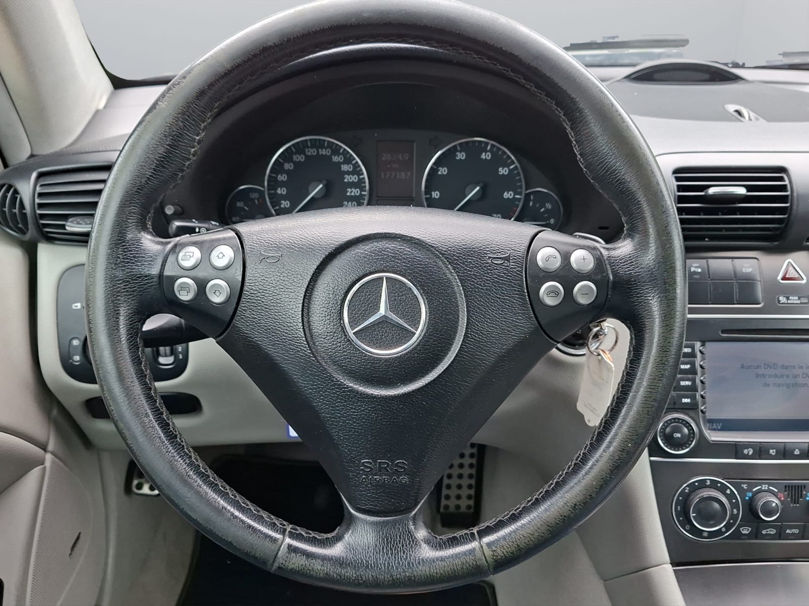 MERCEDES-BENZ C 200 Kompressor-image-13
