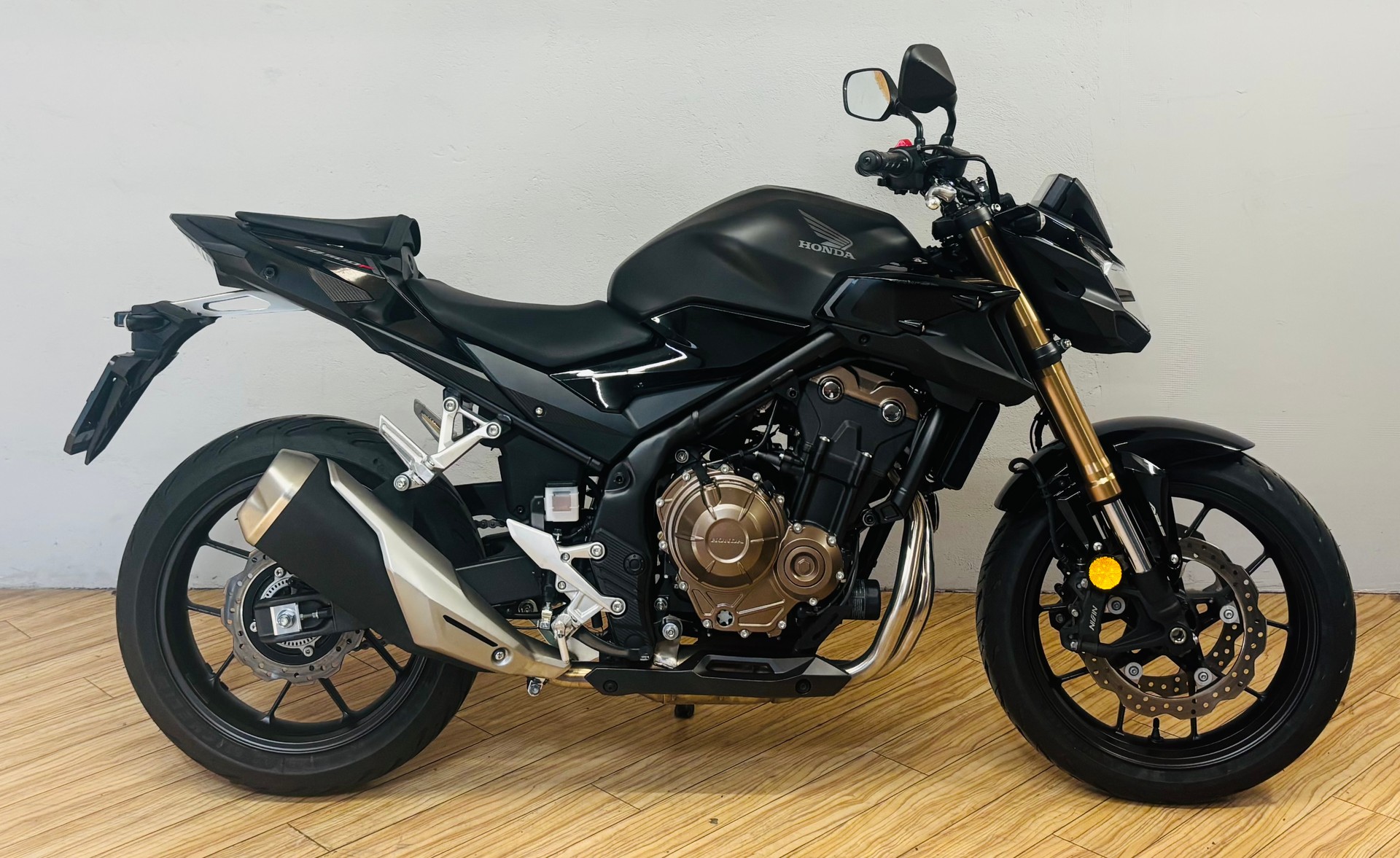 HONDA CB 500 F-showroom-element-1