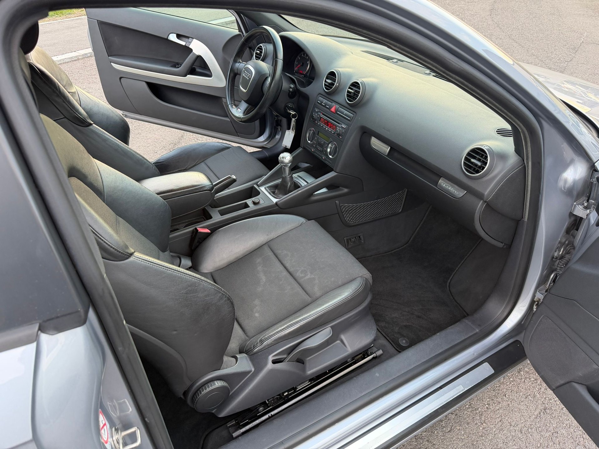 AUDI A3 2.0 Turbo FSI Ambition quattro-image-7