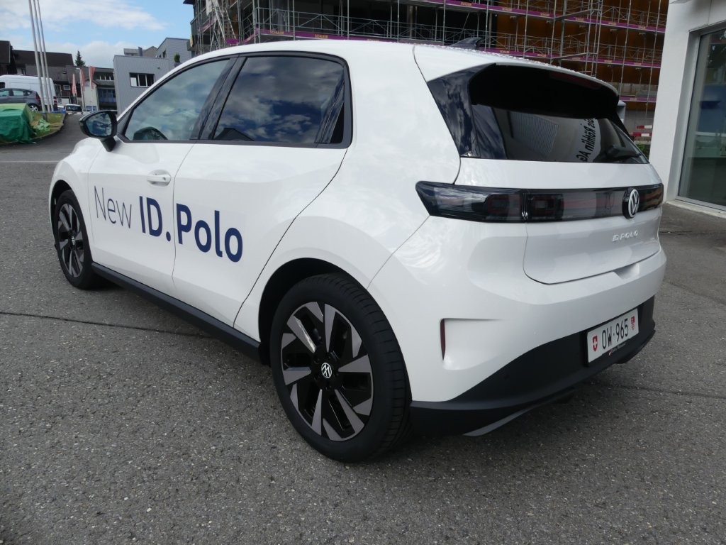 VW ID.Polo 52 kWh Life Edition One-showroom-element-1
