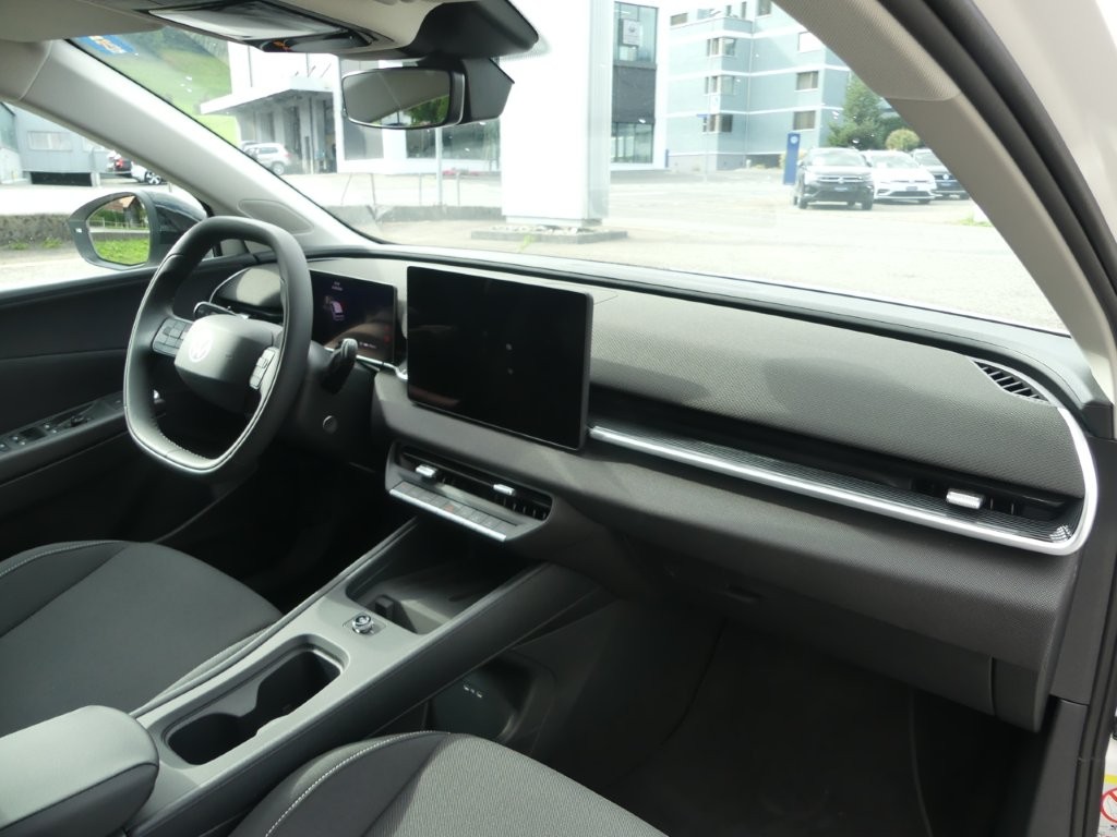 VW ID.Polo 52 kWh Life Edition One-image-8
