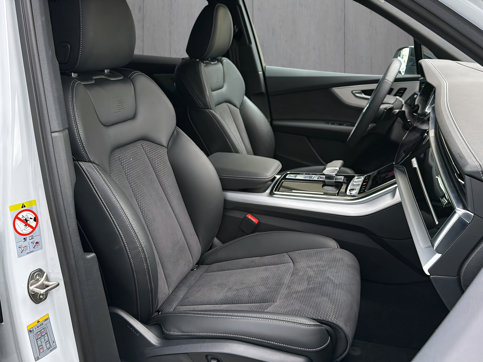 AUDI Q7 SUV TFSI quattro 250 kW S line tiptronic*7-Plätzer, Standheizung, AHK, 22"Alu, Np:138'800.-Fr., (5-Jahre Garantie)-image-8