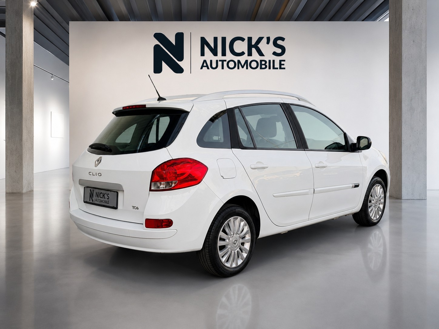 RENAULT Clio Grandtour 1.2 16V Turbo 20th Edition-showroom-element-1